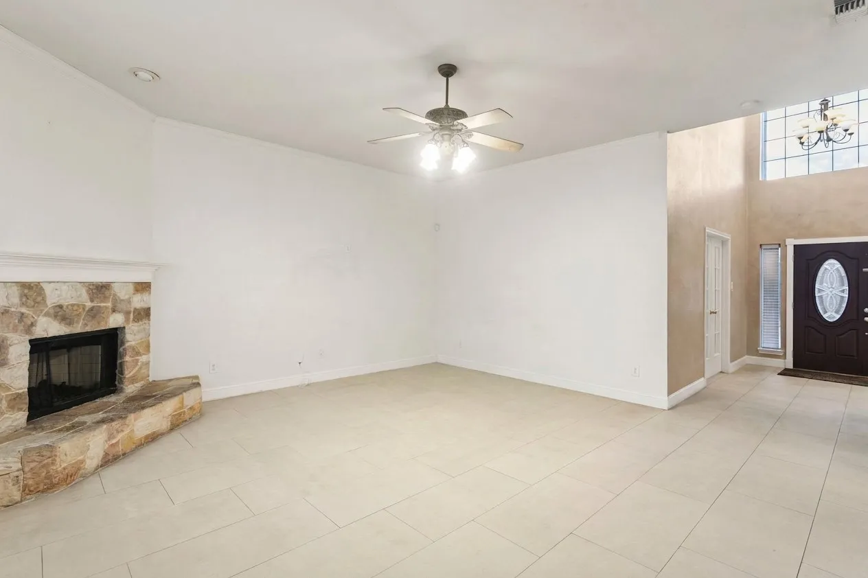Single Family Residence For Sale in Collin County , 3925 Gardenia Lane, Mc Kinney, Texas 75070, 4 Bedroom, 3 Bathroom, 2 Garage spaces, 2,601 Sqft, built in 2001, mls#21381000, Real Estate Agent in Mc Kinney, Homes For Sale in Collin county, Homes For Sale in Mc Kinney, Realtor in Mc Kinney Texas, Real Estate Brokerage Independent Realty Texas, Luminita Cordes Realtor
