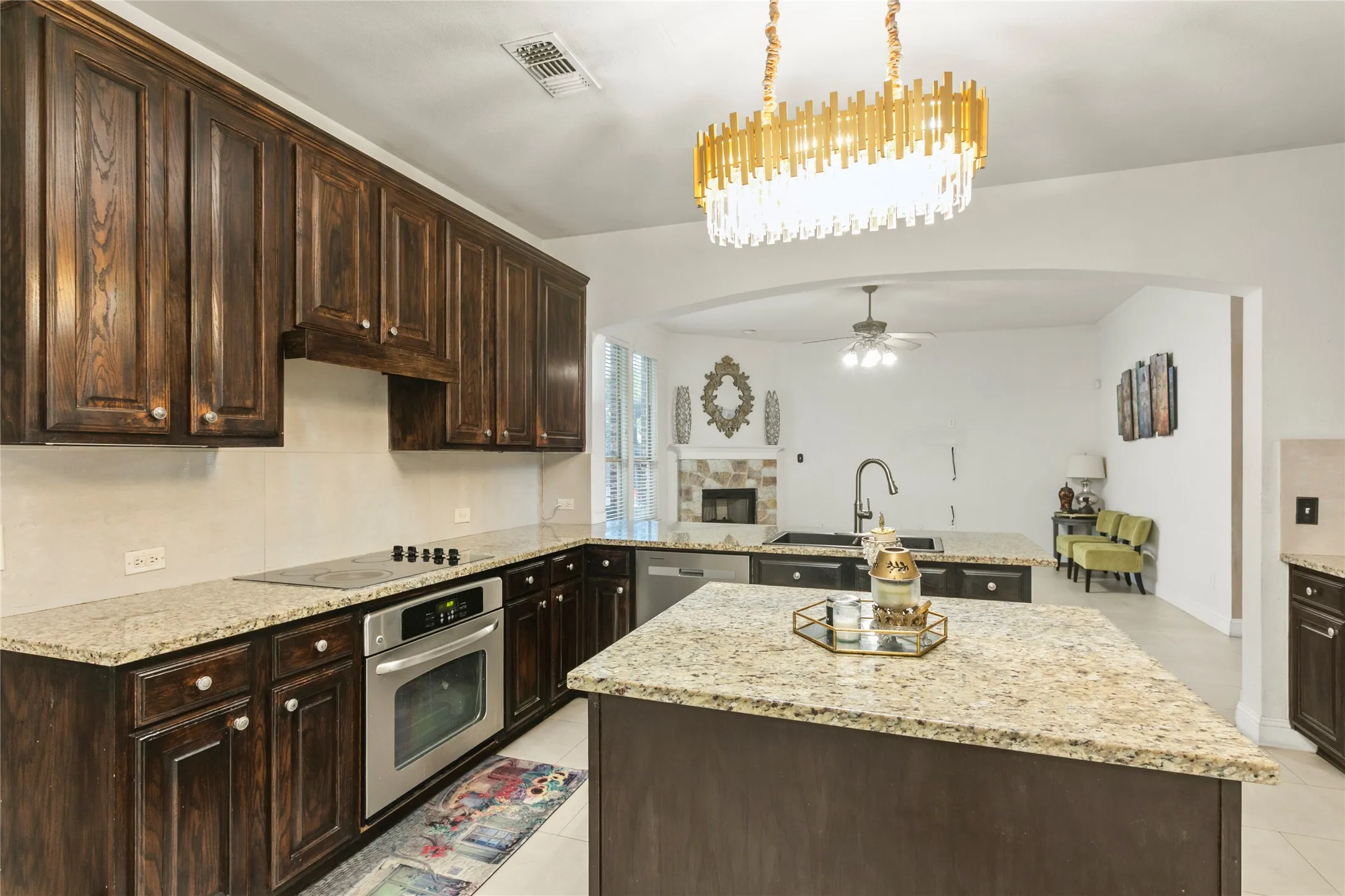 Single Family Residence For Sale in Collin County , 3925 Gardenia Lane, Mc Kinney, Texas 75070, 4 Bedroom, 3 Bathroom, 2 Garage spaces, 2,601 Sqft, built in 2001, mls#21381000, Real Estate Agent in Mc Kinney, Homes For Sale in Collin county, Homes For Sale in Mc Kinney, Realtor in Mc Kinney Texas, Real Estate Brokerage Independent Realty Texas, Luminita Cordes Realtor
