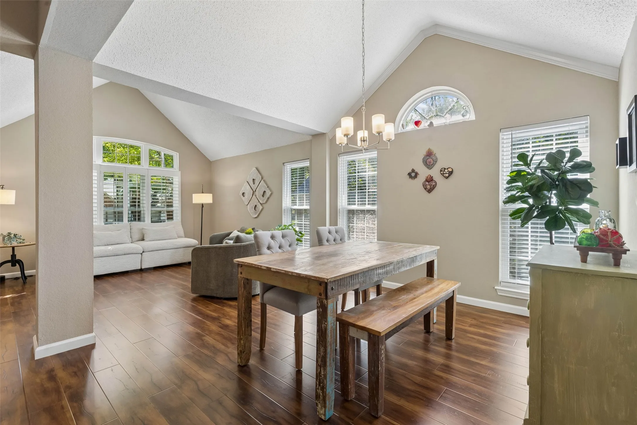 Single Family Residence For Sale in Collin County , 106 Tiburon Court, Allen, Texas 75013, 4 Bedroom, 2 Bathroom, 2 Garage spaces, 2,182 Sqft, built in 1994, mls#21386340, Real Estate Agent in Allen, Homes For Sale in Collin county, Homes For Sale in Allen, Realtor in Allen Texas, Real Estate Brokerage Independent Realty Texas, Luminita Cordes Realtor