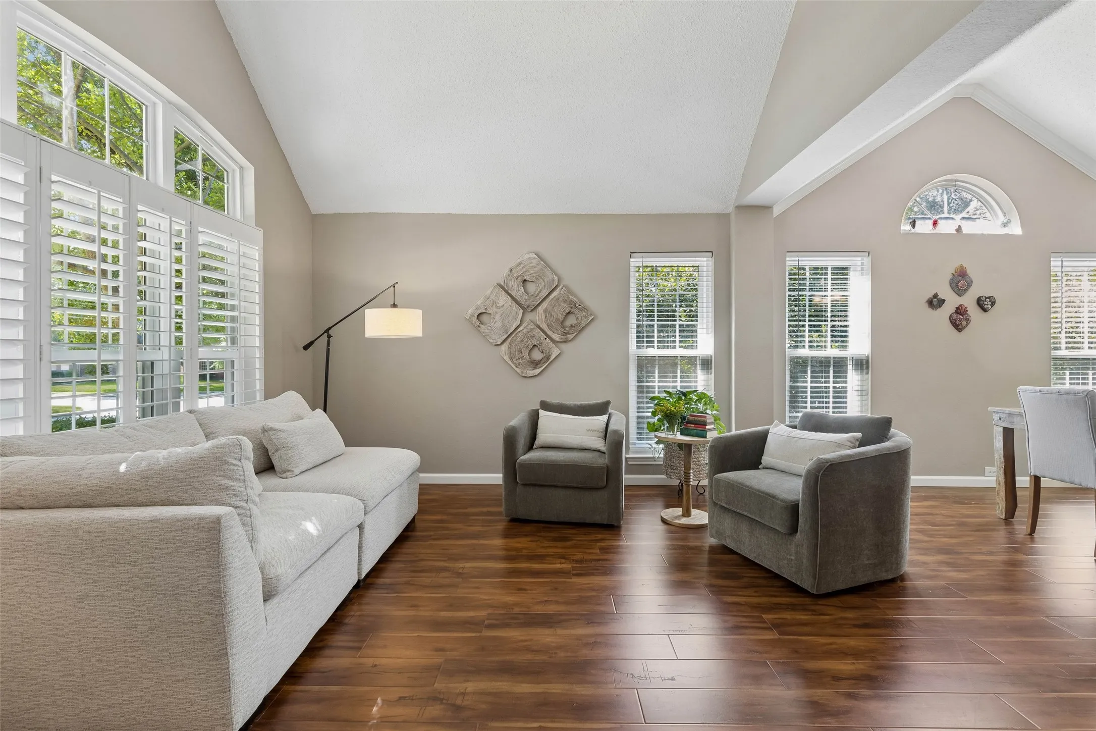 Single Family Residence For Sale in Collin County , 106 Tiburon Court, Allen, Texas 75013, 4 Bedroom, 2 Bathroom, 2 Garage spaces, 2,182 Sqft, built in 1994, mls#21386340, Real Estate Agent in Allen, Homes For Sale in Collin county, Homes For Sale in Allen, Realtor in Allen Texas, Real Estate Brokerage Independent Realty Texas, Luminita Cordes Realtor