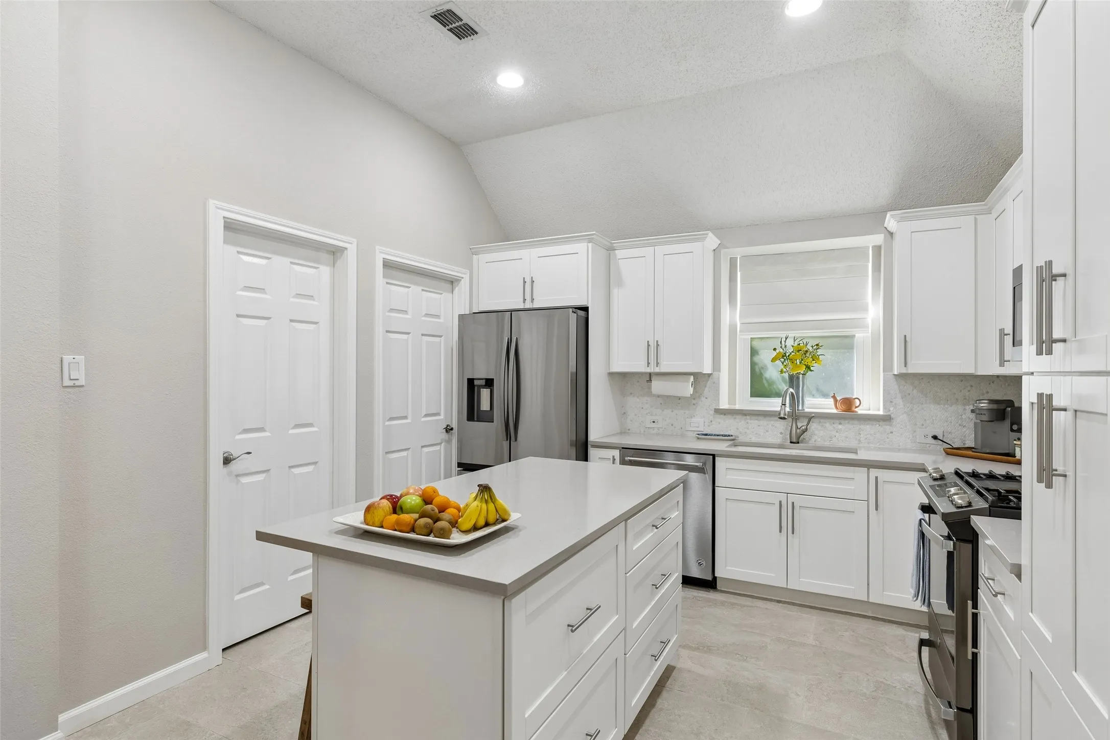 Single Family Residence For Sale in Collin County , 106 Tiburon Court, Allen, Texas 75013, 4 Bedroom, 2 Bathroom, 2 Garage spaces, 2,182 Sqft, built in 1994, mls#21386340, Real Estate Agent in Allen, Homes For Sale in Collin county, Homes For Sale in Allen, Realtor in Allen Texas, Real Estate Brokerage Independent Realty Texas, Luminita Cordes Realtor