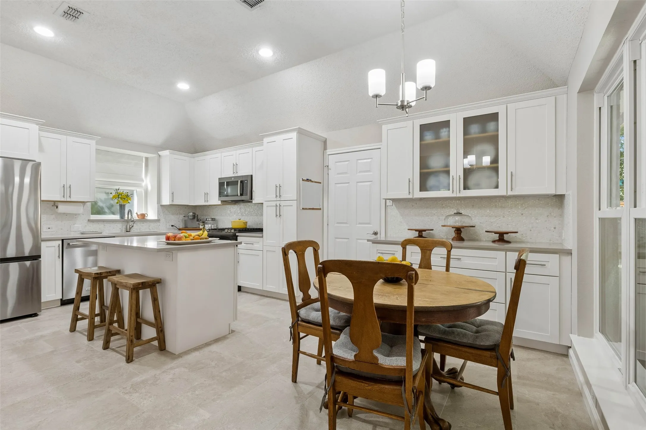 Single Family Residence For Sale in Collin County , 106 Tiburon Court, Allen, Texas 75013, 4 Bedroom, 2 Bathroom, 2 Garage spaces, 2,182 Sqft, built in 1994, mls#21386340, Real Estate Agent in Allen, Homes For Sale in Collin county, Homes For Sale in Allen, Realtor in Allen Texas, Real Estate Brokerage Independent Realty Texas, Luminita Cordes Realtor