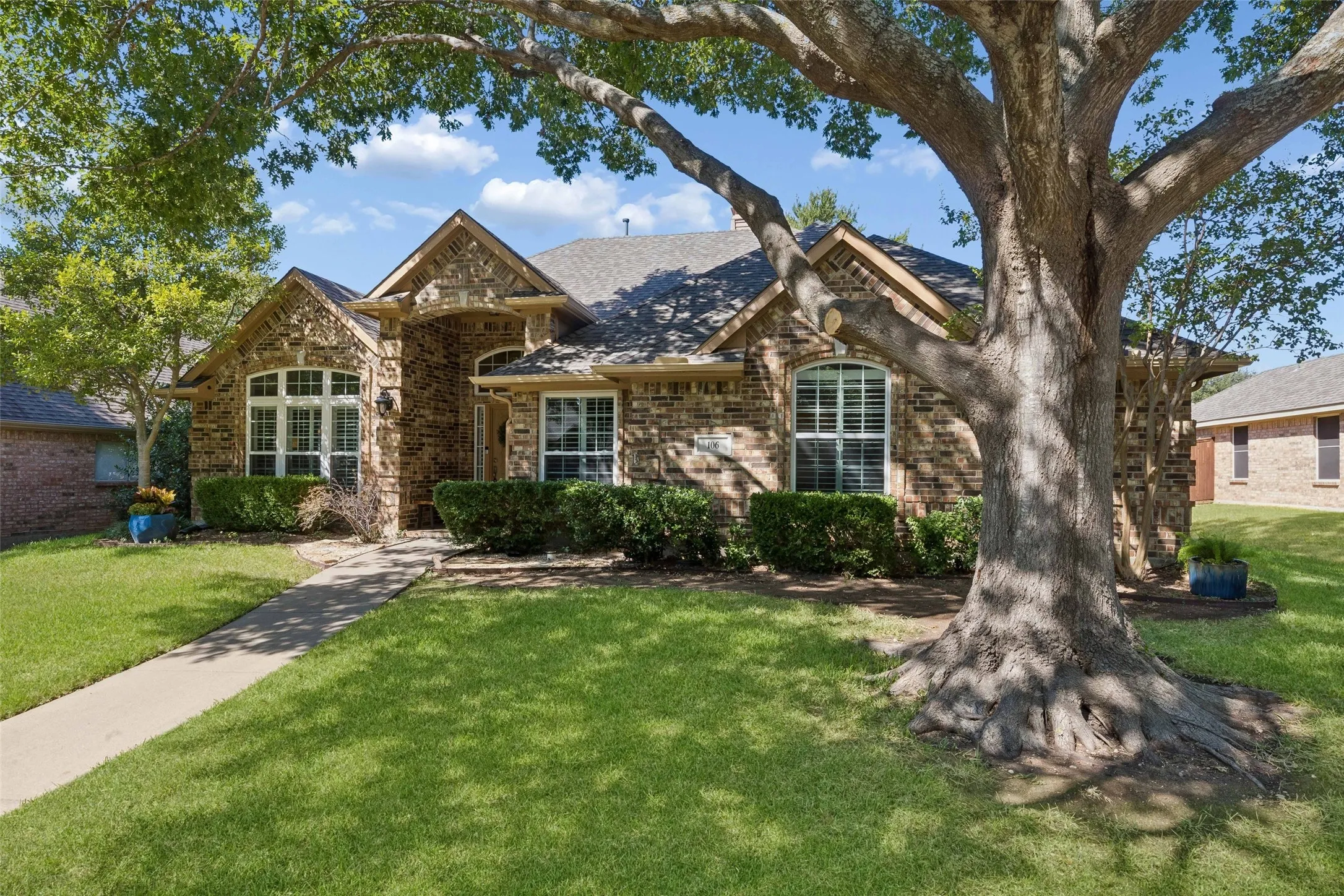 Single Family Residence For Sale in Collin County , 106 Tiburon Court, Allen, Texas 75013, 4 Bedroom, 2 Bathroom, 2 Garage spaces, 2,182 Sqft, built in 1994, mls#21386340, Real Estate Agent in Allen, Homes For Sale in Collin county, Homes For Sale in Allen, Realtor in Allen Texas, Real Estate Brokerage Independent Realty Texas, Luminita Cordes Realtor