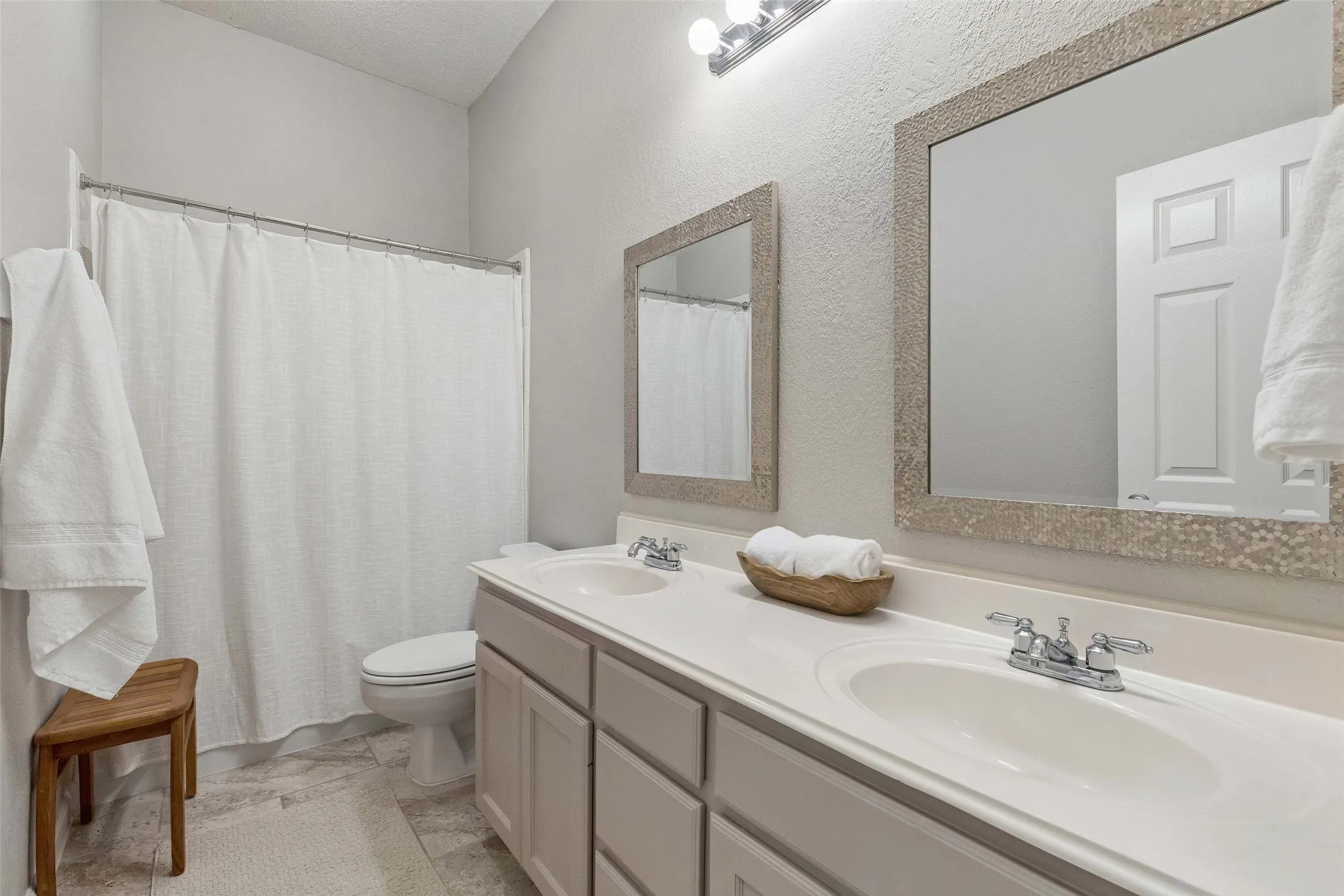 Single Family Residence For Sale in Collin County , 106 Tiburon Court, Allen, Texas 75013, 4 Bedroom, 2 Bathroom, 2 Garage spaces, 2,182 Sqft, built in 1994, mls#21386340, Real Estate Agent in Allen, Homes For Sale in Collin county, Homes For Sale in Allen, Realtor in Allen Texas, Real Estate Brokerage Independent Realty Texas, Luminita Cordes Realtor