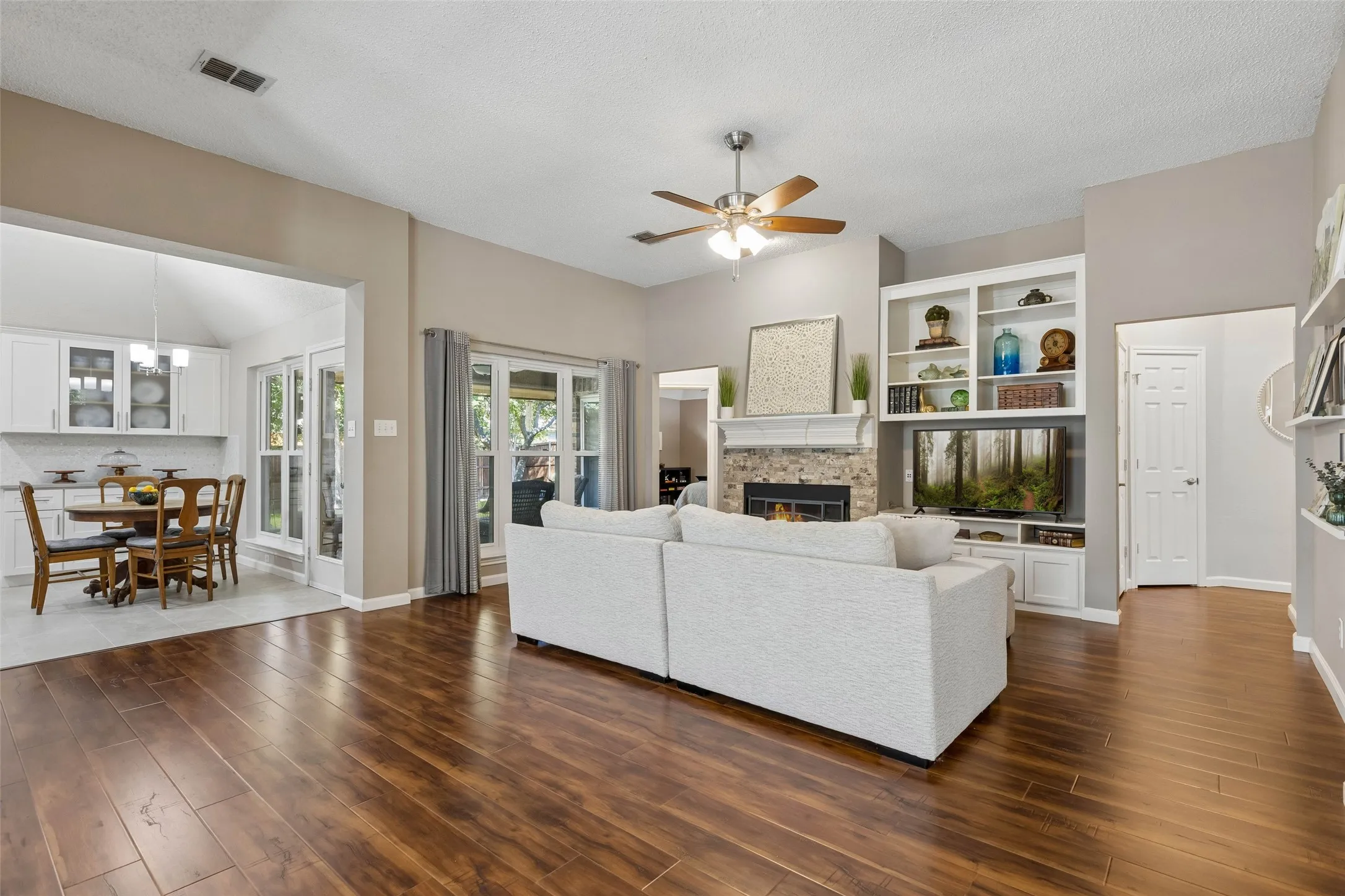 Single Family Residence For Sale in Collin County , 106 Tiburon Court, Allen, Texas 75013, 4 Bedroom, 2 Bathroom, 2 Garage spaces, 2,182 Sqft, built in 1994, mls#21386340, Real Estate Agent in Allen, Homes For Sale in Collin county, Homes For Sale in Allen, Realtor in Allen Texas, Real Estate Brokerage Independent Realty Texas, Luminita Cordes Realtor