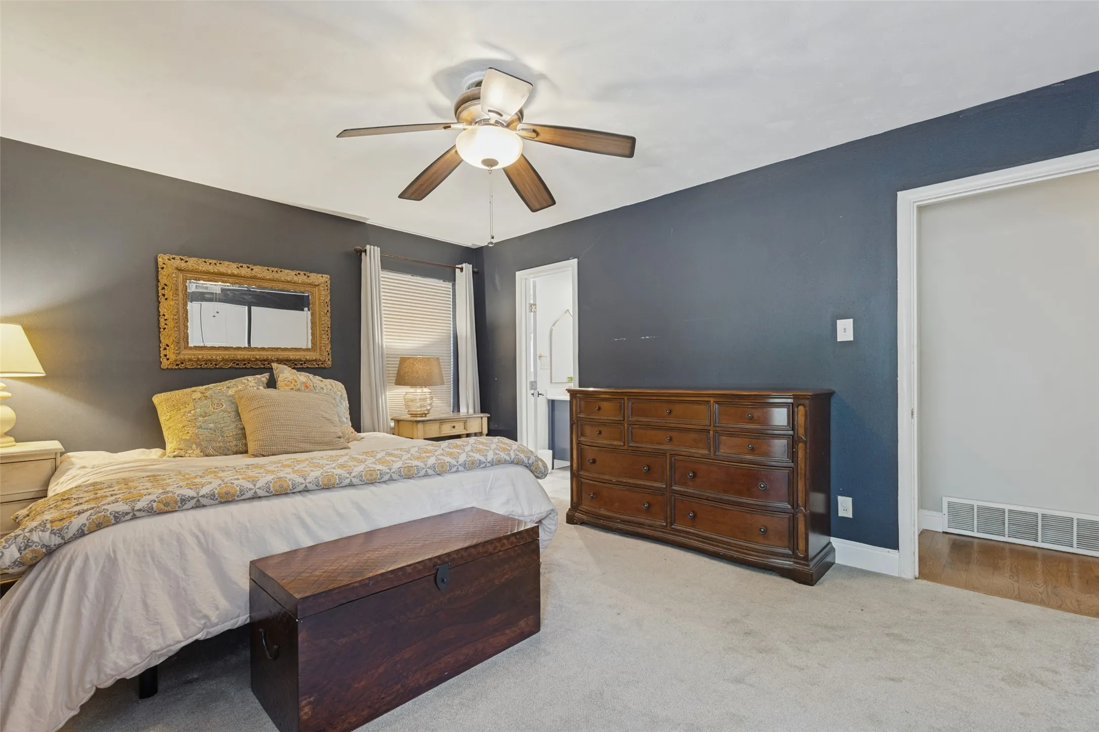 Single Family Residence For Sale in Dallas County , 8636 San Souci Drive, Dallas, Texas 75238, 3 Bedroom, 2 Bathroom, 2 Garage spaces, 1,944 Sqft, built in 1960, mls#21388064, Real Estate Agent in Dallas, Homes For Sale in Dallas county, Homes For Sale in Dallas, Realtor in Dallas Texas, Real Estate Brokerage Independent Realty Texas, Luminita Cordes Realtor