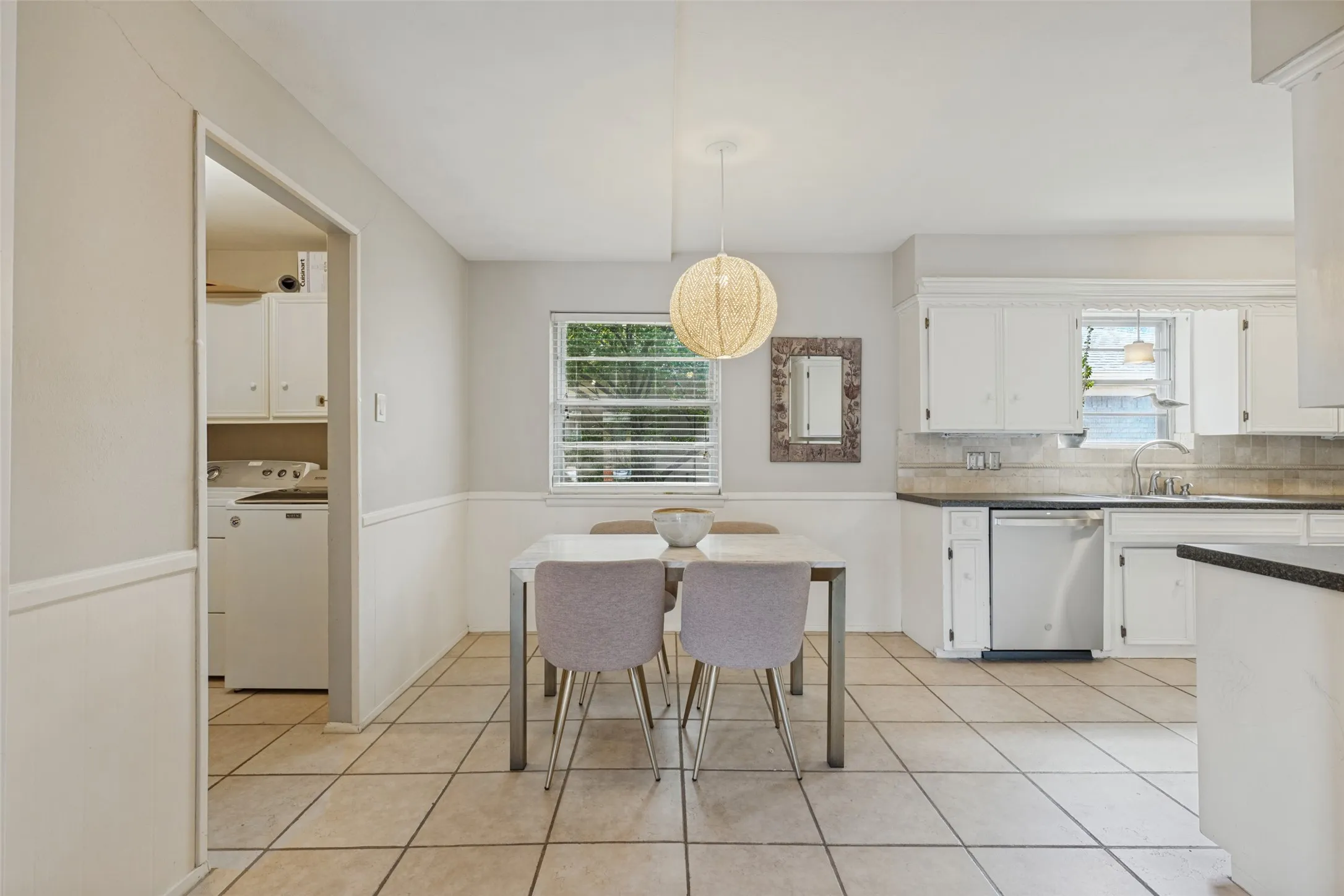 Single Family Residence For Sale in Dallas County , 8636 San Souci Drive, Dallas, Texas 75238, 3 Bedroom, 2 Bathroom, 2 Garage spaces, 1,944 Sqft, built in 1960, mls#21388064, Real Estate Agent in Dallas, Homes For Sale in Dallas county, Homes For Sale in Dallas, Realtor in Dallas Texas, Real Estate Brokerage Independent Realty Texas, Luminita Cordes Realtor
