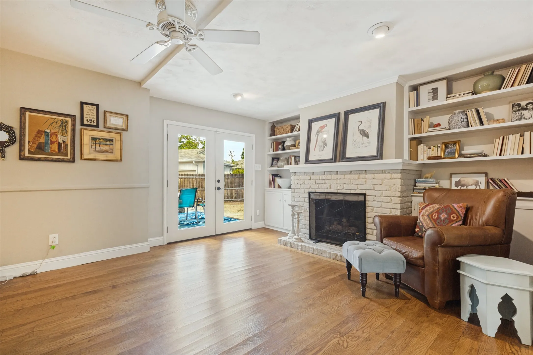 Single Family Residence For Sale in Dallas County , 8636 San Souci Drive, Dallas, Texas 75238, 3 Bedroom, 2 Bathroom, 2 Garage spaces, 1,944 Sqft, built in 1960, mls#21388064, Real Estate Agent in Dallas, Homes For Sale in Dallas county, Homes For Sale in Dallas, Realtor in Dallas Texas, Real Estate Brokerage Independent Realty Texas, Luminita Cordes Realtor