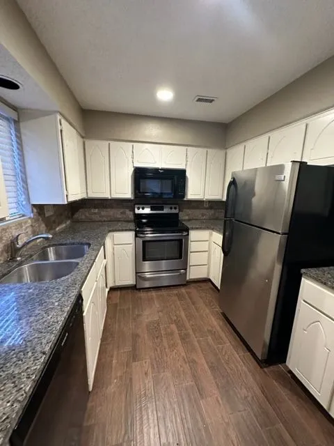 Single Family Residence For Rent in Taylor County , 23 Harbour Town Street, Abilene, Texas 79606, 3 Bedroom, 2 Bathroom, Garage spaces, 1,504 Sqft, built in 1981, mls#21394732, Real Estate Agent in Abilene, Homes For Rent in Taylor county, Homes For Rent in Abilene, Realtor in Abilene Texas, Real Estate Brokerage Independent Realty Texas, Luminita Cordes Realtor