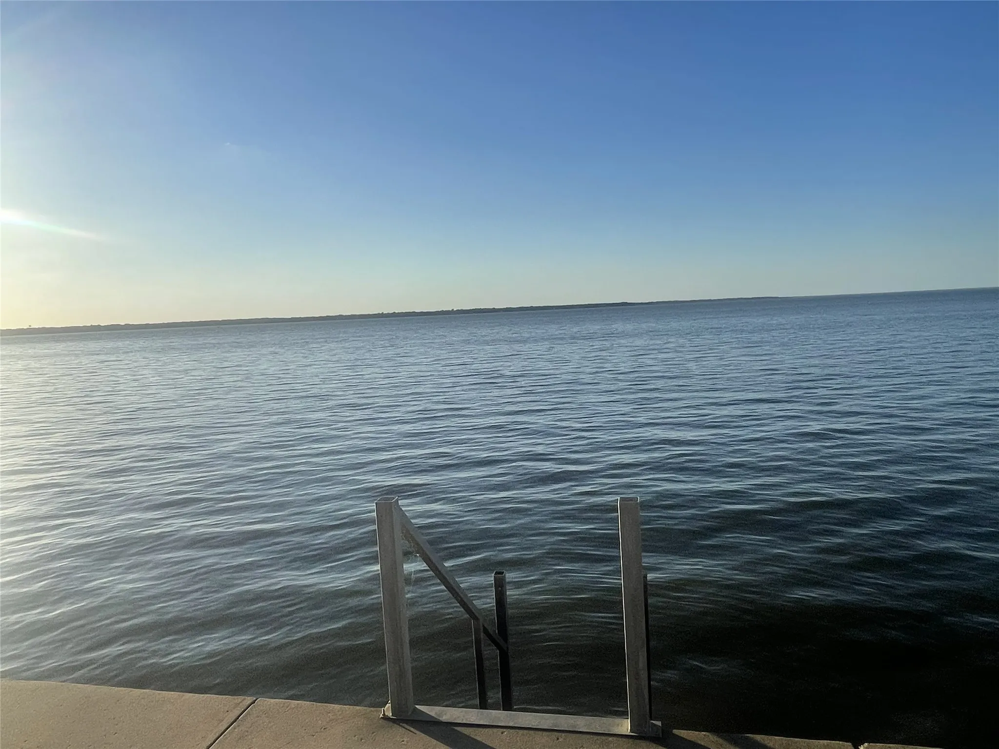Single Family Residence For Rent in Henderson County , 157 Harborr Drive, Gun Barrel City, Texas 75156, 2 Bedroom, 2 Bathroom, Garage spaces, 1,260 Sqft, built in 1982, mls#21394356, Real Estate Agent in Gun Barrel City, Homes For Rent in Henderson county, Homes For Rent in Gun Barrel City, Realtor in Gun Barrel City Texas, Real Estate Brokerage Independent Realty Texas, Luminita Cordes Realtor