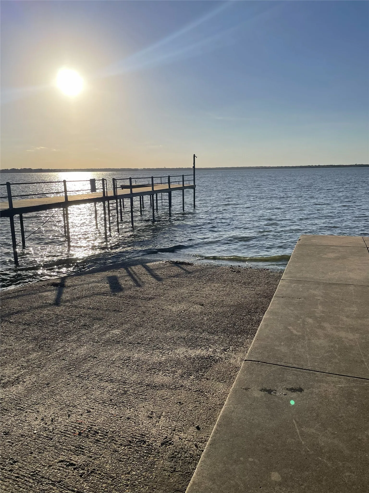 Single Family Residence For Rent in Henderson County , 157 Harborr Drive, Gun Barrel City, Texas 75156, 2 Bedroom, 2 Bathroom, Garage spaces, 1,260 Sqft, built in 1982, mls#21394356, Real Estate Agent in Gun Barrel City, Homes For Rent in Henderson county, Homes For Rent in Gun Barrel City, Realtor in Gun Barrel City Texas, Real Estate Brokerage Independent Realty Texas, Luminita Cordes Realtor