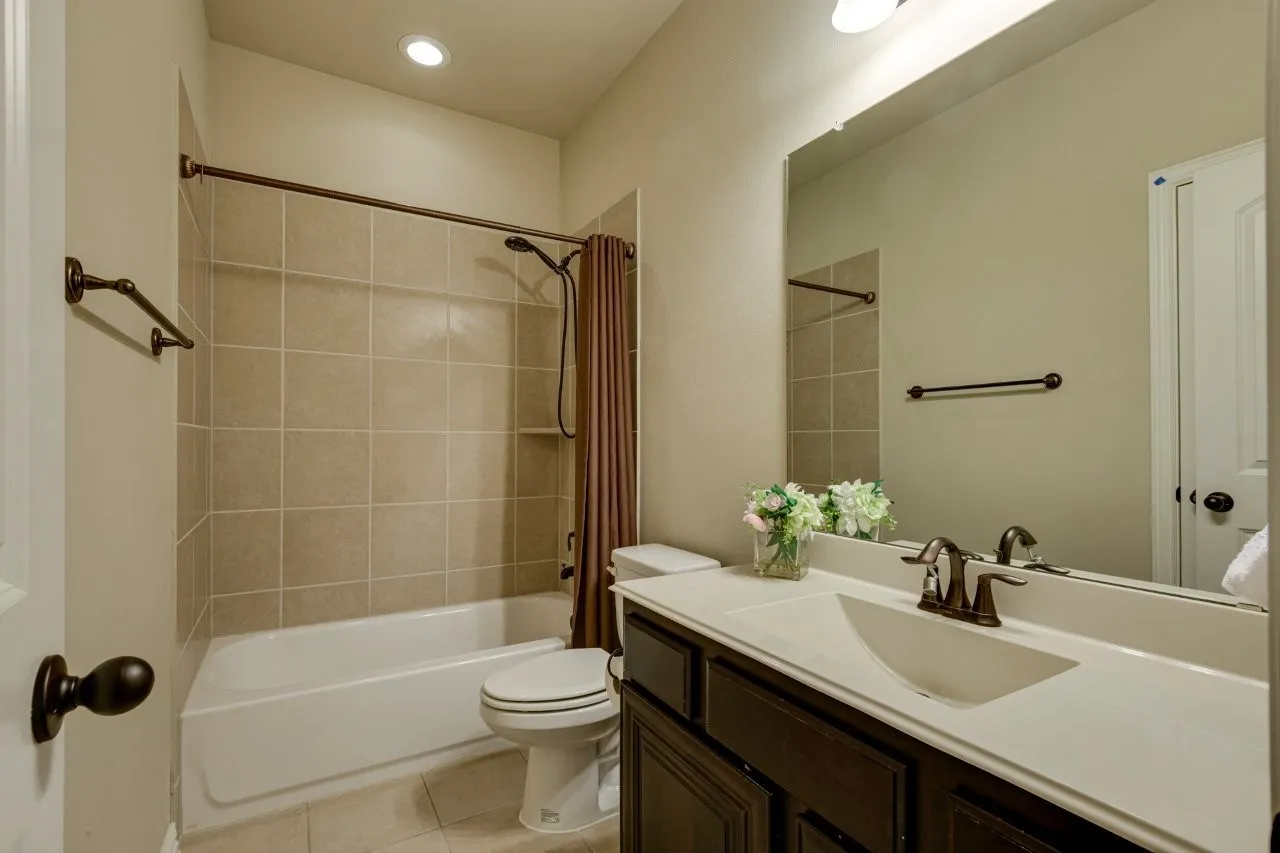 Single Family Residence For Rent in Collin County , 6904 Helena Way, Mc Kinney, Texas 75070, 3 Bedroom, 3 Bathroom, 2 Garage spaces, 3,027 Sqft, built in 2014, mls#21393180, Real Estate Agent in Mc Kinney, Homes For Rent in Collin county, Homes For Rent in Mc Kinney, Realtor in Mc Kinney Texas, Real Estate Brokerage Independent Realty Texas, Luminita Cordes Realtor