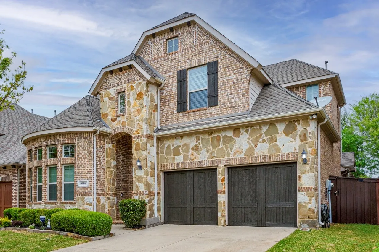 Single Family Residence For Rent in Collin County , 6904 Helena Way, Mc Kinney, Texas 75070, 3 Bedroom, 3 Bathroom, 2 Garage spaces, 3,027 Sqft, built in 2014, mls#21393180, Real Estate Agent in Mc Kinney, Homes For Rent in Collin county, Homes For Rent in Mc Kinney, Realtor in Mc Kinney Texas, Real Estate Brokerage Independent Realty Texas, Luminita Cordes Realtor