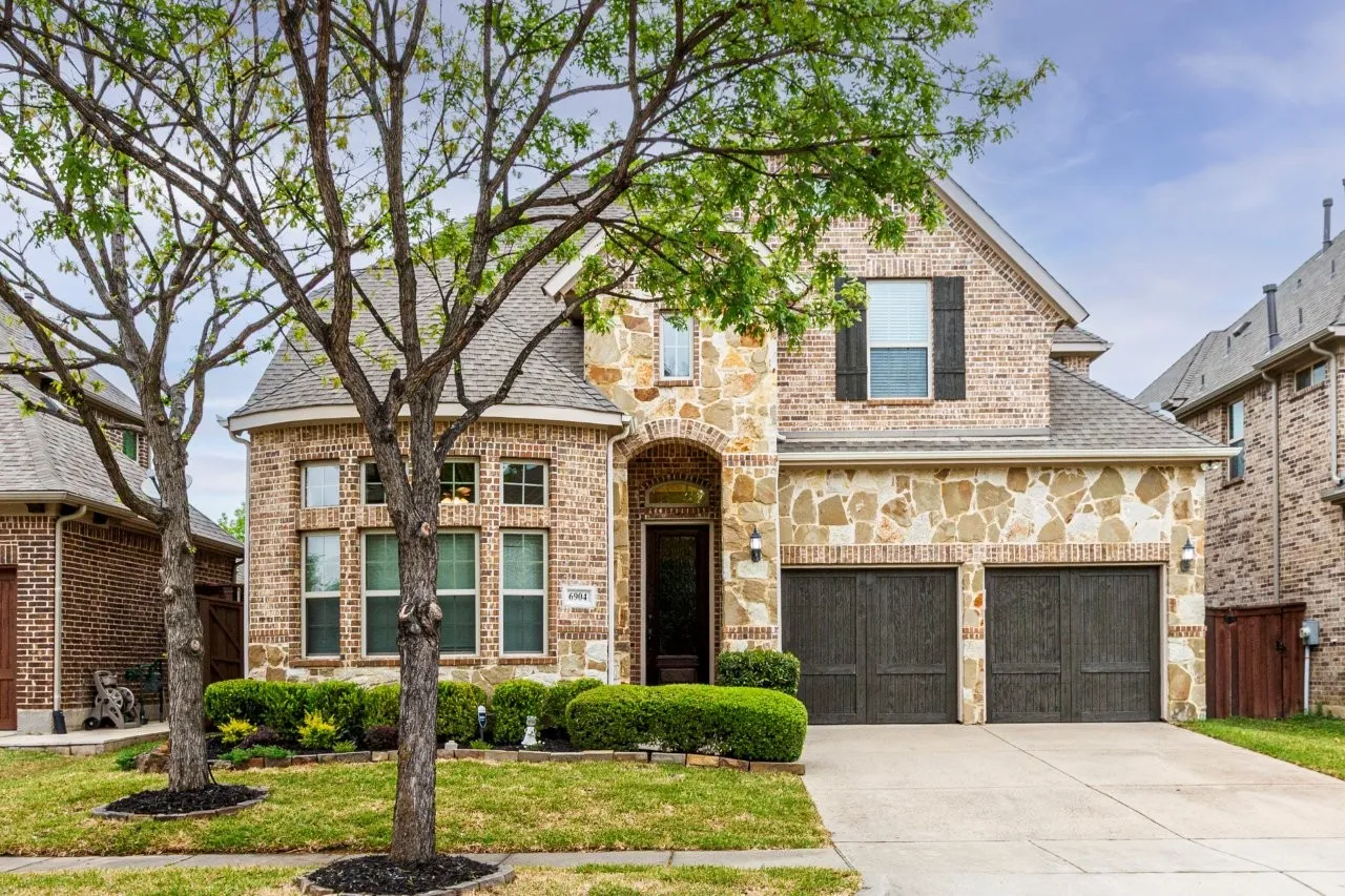 Single Family Residence For Rent