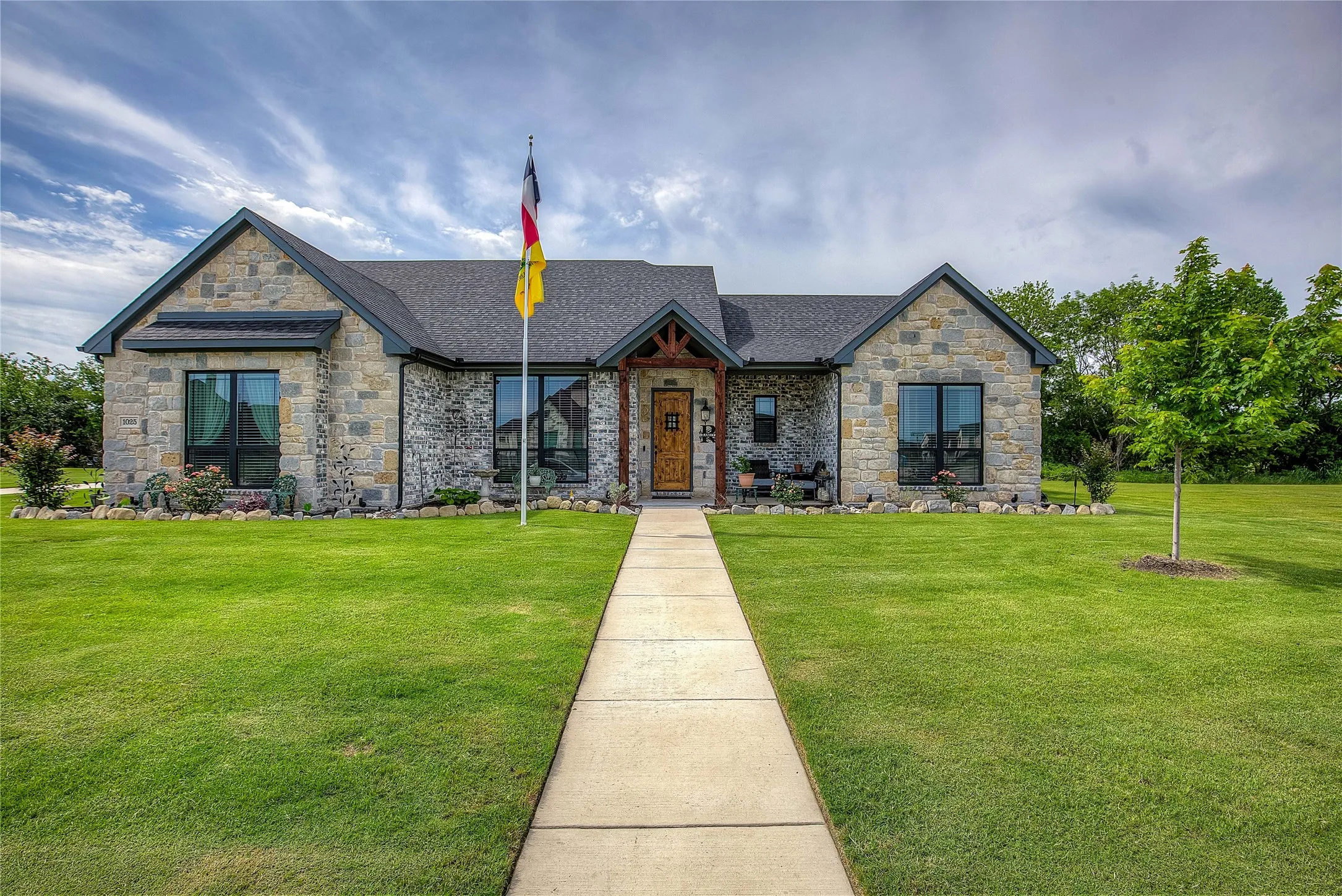 Single Family Residence For Sale