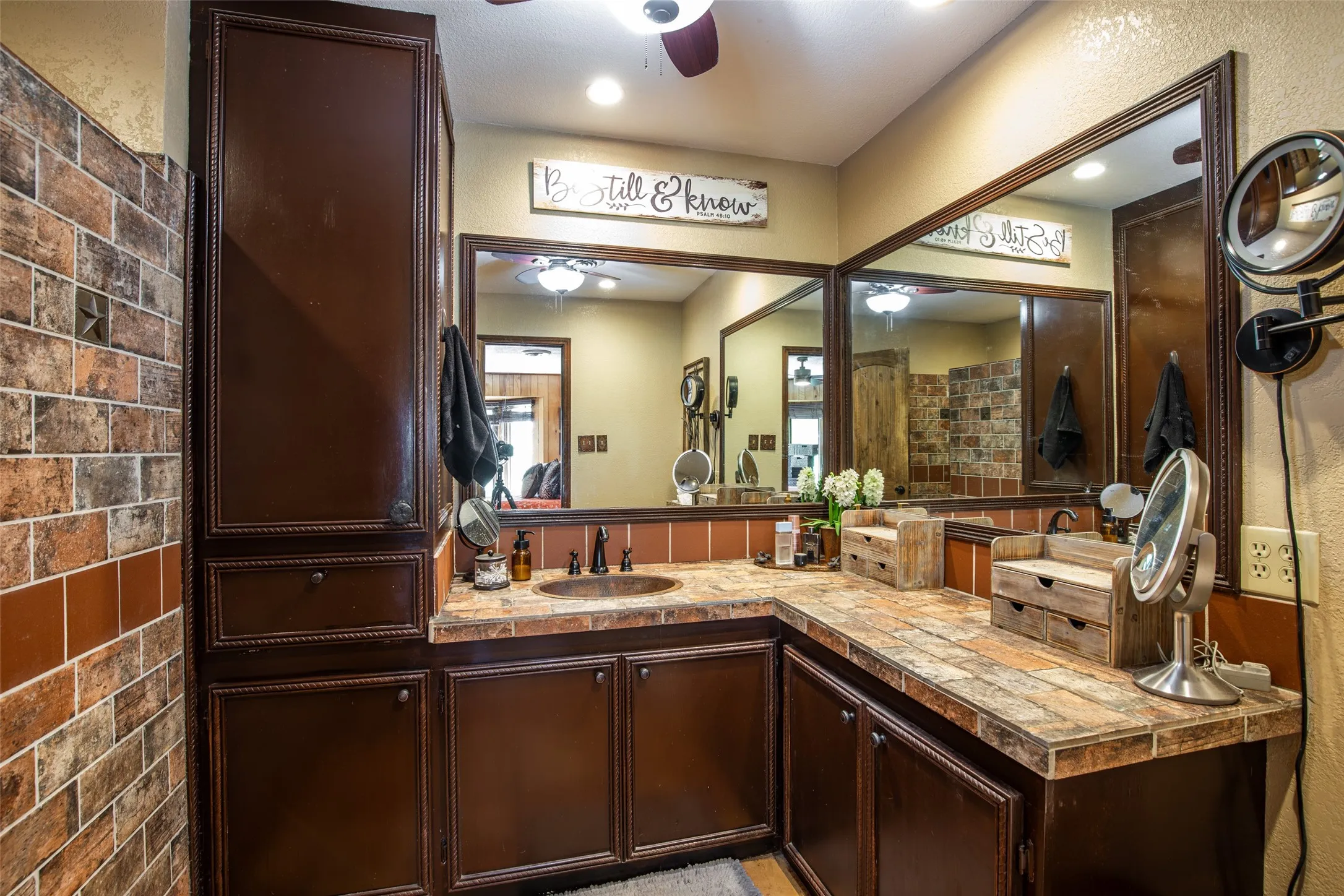 Single Family Residence For Sale in Montague County , 2043 Huddleston Road, Sunset, Texas 76270, 4 Bedroom, 2 Bathroom, 2 Garage spaces, 2,294 Sqft, built in 1990, mls#21394744, Real Estate Agent in Sunset, Homes For Sale in Montague county, Homes For Sale in Sunset, Realtor in Sunset Texas, Real Estate Brokerage Independent Realty Texas, Luminita Cordes Realtor