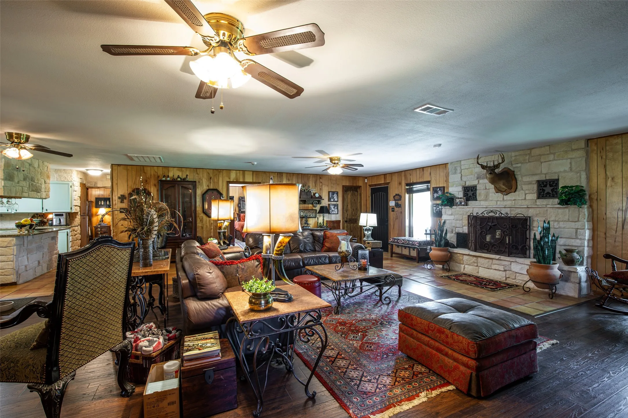 Single Family Residence For Sale in Montague County , 2043 Huddleston Road, Sunset, Texas 76270, 4 Bedroom, 2 Bathroom, 2 Garage spaces, 2,294 Sqft, built in 1990, mls#21394744, Real Estate Agent in Sunset, Homes For Sale in Montague county, Homes For Sale in Sunset, Realtor in Sunset Texas, Real Estate Brokerage Independent Realty Texas, Luminita Cordes Realtor