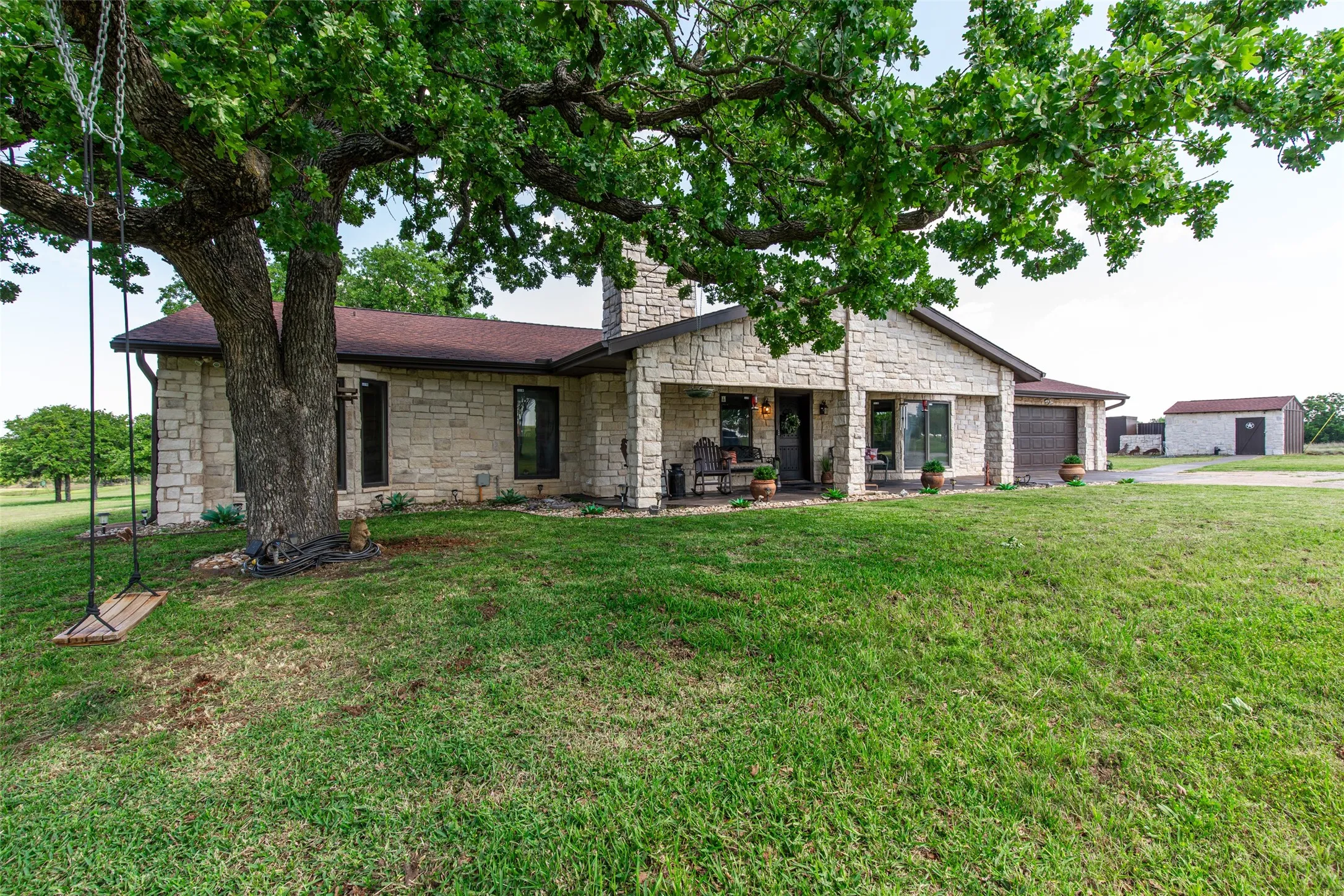 Single Family Residence For Sale in Montague County , 2043 Huddleston Road, Sunset, Texas 76270, 4 Bedroom, 2 Bathroom, 2 Garage spaces, 2,294 Sqft, built in 1990, mls#21394744, Real Estate Agent in Sunset, Homes For Sale in Montague county, Homes For Sale in Sunset, Realtor in Sunset Texas, Real Estate Brokerage Independent Realty Texas, Luminita Cordes Realtor