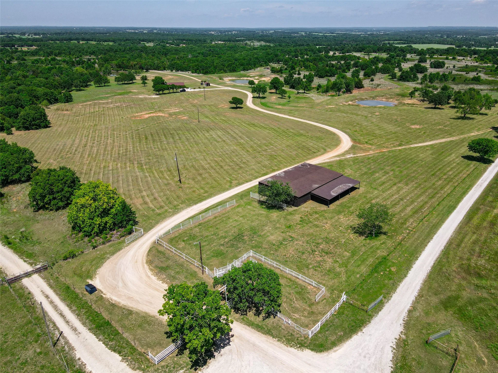 Single Family Residence For Sale in Montague County , 2043 Huddleston Road, Sunset, Texas 76270, 4 Bedroom, 2 Bathroom, 2 Garage spaces, 2,294 Sqft, built in 1990, mls#21394744, Real Estate Agent in Sunset, Homes For Sale in Montague county, Homes For Sale in Sunset, Realtor in Sunset Texas, Real Estate Brokerage Independent Realty Texas, Luminita Cordes Realtor