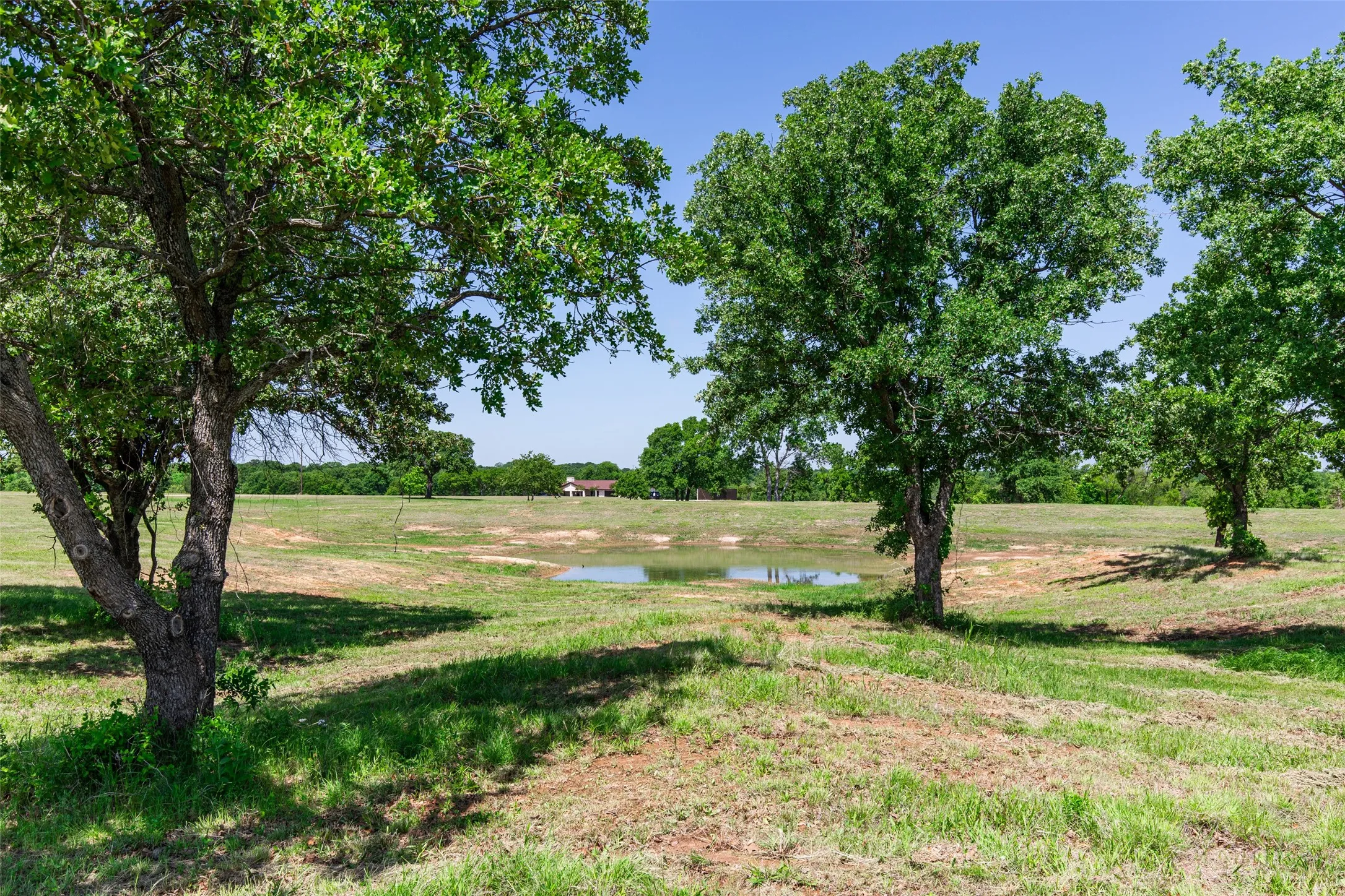 Single Family Residence For Sale in Montague County , 2043 Huddleston Road, Sunset, Texas 76270, 4 Bedroom, 2 Bathroom, 2 Garage spaces, 2,294 Sqft, built in 1990, mls#21394744, Real Estate Agent in Sunset, Homes For Sale in Montague county, Homes For Sale in Sunset, Realtor in Sunset Texas, Real Estate Brokerage Independent Realty Texas, Luminita Cordes Realtor