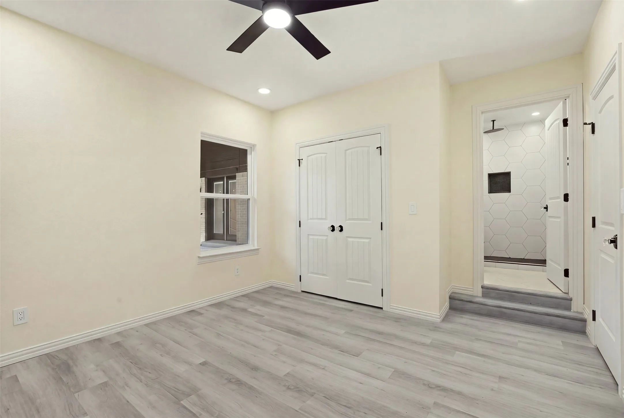 Single Family Residence For Sale in Dallas County , 3030 Mark Twain Drive, Farmers Branch, Texas 75234, 5 Bedroom, 5 Bathroom, 2 Garage spaces, 2,738 Sqft, built in 1957, mls#21379830, Real Estate Agent in Farmers Branch, Homes For Sale in Dallas county, Homes For Sale in Farmers Branch, Realtor in Farmers Branch Texas, Real Estate Brokerage Independent Realty Texas, Luminita Cordes Realtor