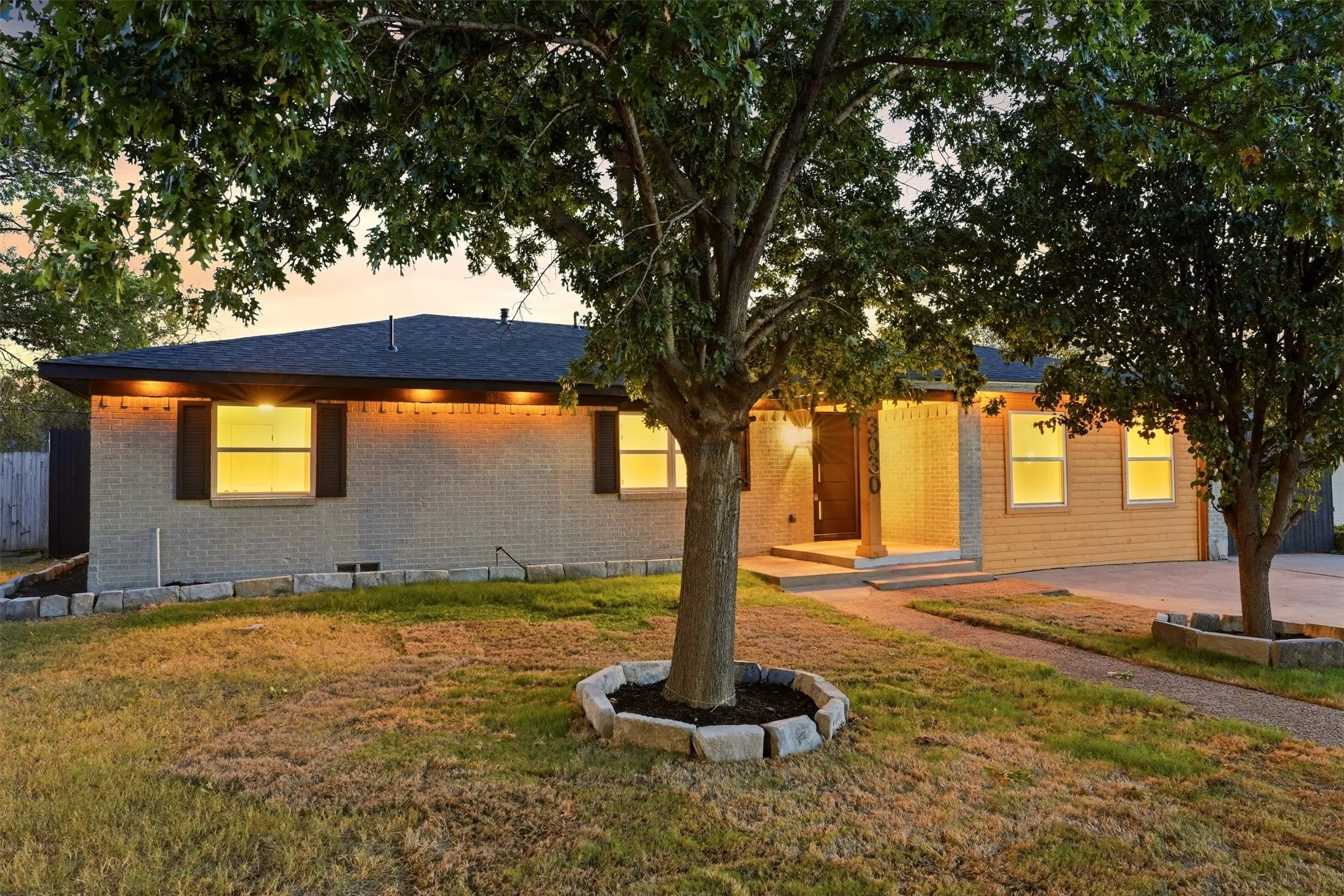 Single Family Residence For Sale in Dallas County , 3030 Mark Twain Drive, Farmers Branch, Texas 75234, 5 Bedroom, 5 Bathroom, 2 Garage spaces, 2,738 Sqft, built in 1957, mls#21379830, Real Estate Agent in Farmers Branch, Homes For Sale in Dallas county, Homes For Sale in Farmers Branch, Realtor in Farmers Branch Texas, Real Estate Brokerage Independent Realty Texas, Luminita Cordes Realtor
