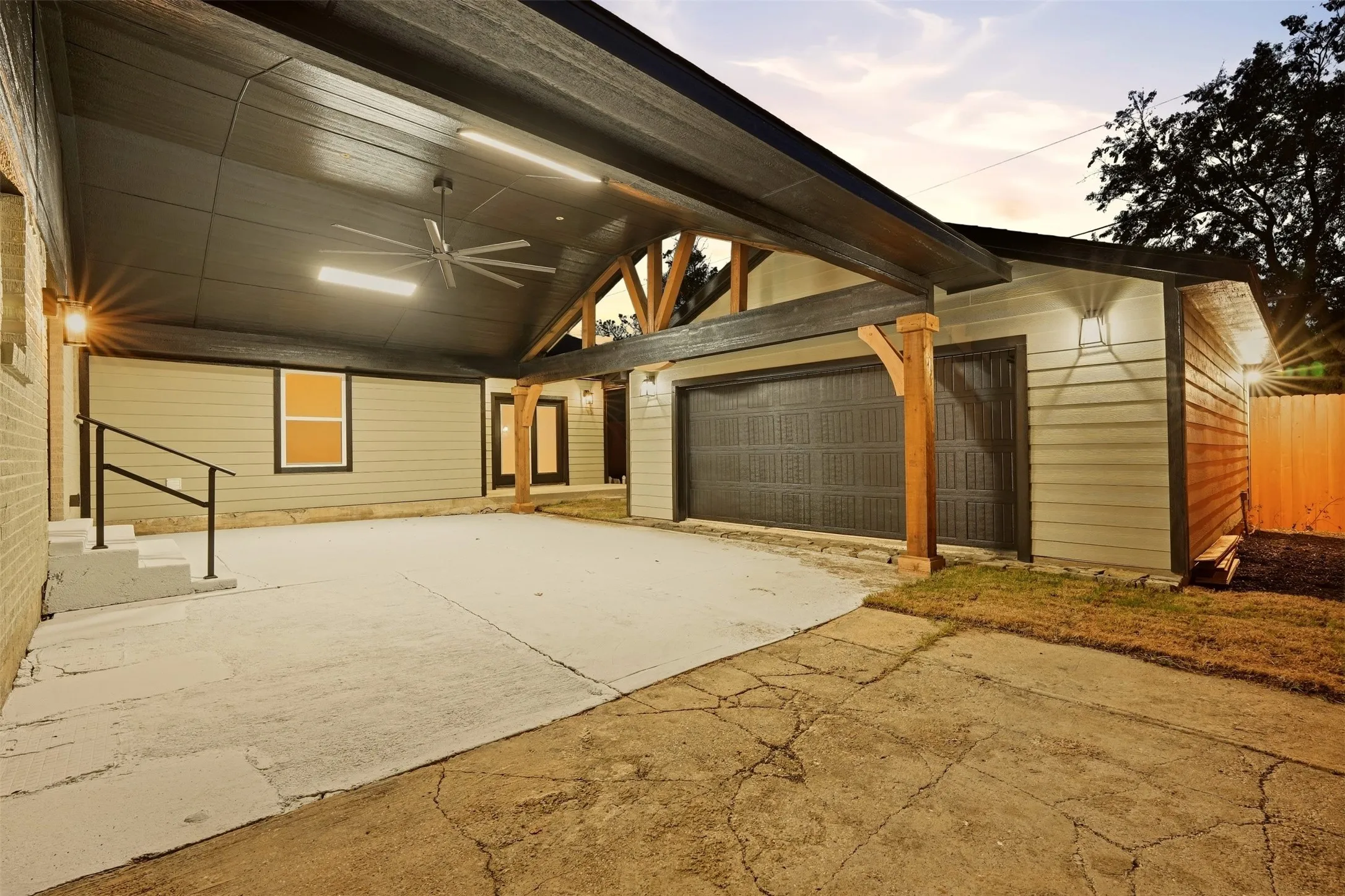 Single Family Residence For Sale in Dallas County , 3030 Mark Twain Drive, Farmers Branch, Texas 75234, 5 Bedroom, 5 Bathroom, 2 Garage spaces, 2,738 Sqft, built in 1957, mls#21379830, Real Estate Agent in Farmers Branch, Homes For Sale in Dallas county, Homes For Sale in Farmers Branch, Realtor in Farmers Branch Texas, Real Estate Brokerage Independent Realty Texas, Luminita Cordes Realtor