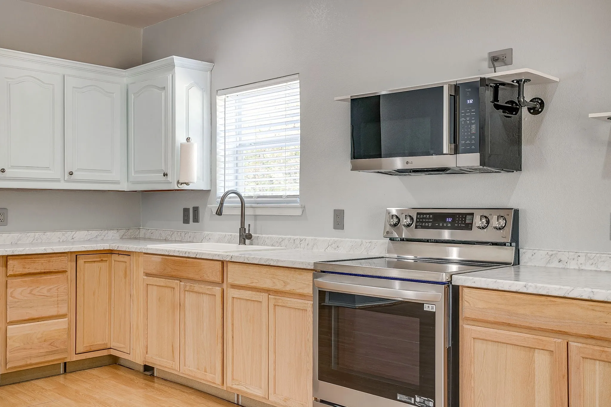 Single Family Residence For Sale in Wise County , 223 County Road 3471, Paradise, Texas 76073, 2 Bedroom, 1 Bathroom, 2 Garage spaces, 1,200 Sqft, built in 2003, mls#21393853, Real Estate Agent in Paradise, Homes For Sale in Wise county, Homes For Sale in Paradise, Realtor in Paradise Texas, Real Estate Brokerage Independent Realty Texas, Luminita Cordes Realtor