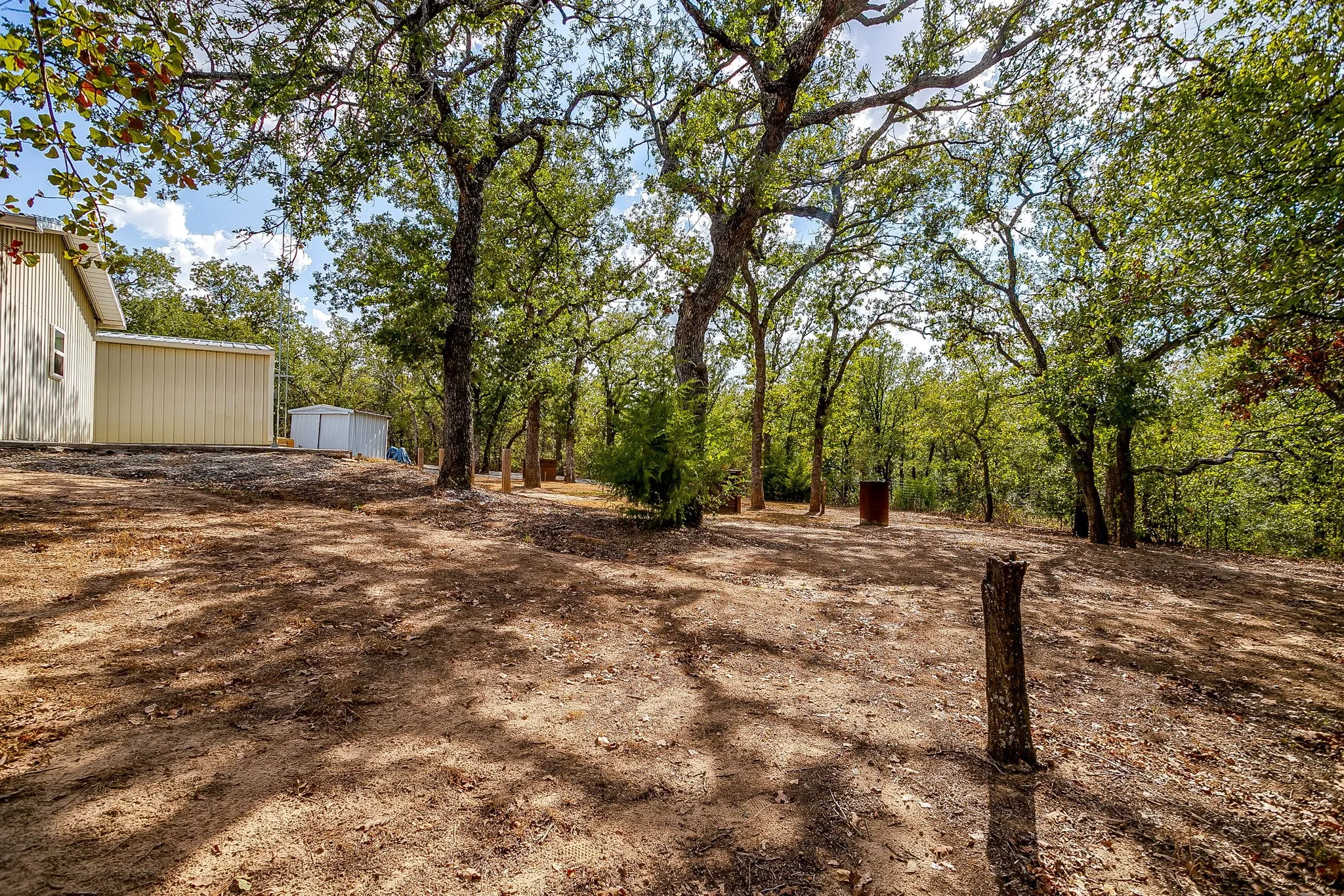 Single Family Residence For Sale in Wise County , 223 County Road 3471, Paradise, Texas 76073, 2 Bedroom, 1 Bathroom, 2 Garage spaces, 1,200 Sqft, built in 2003, mls#21393853, Real Estate Agent in Paradise, Homes For Sale in Wise county, Homes For Sale in Paradise, Realtor in Paradise Texas, Real Estate Brokerage Independent Realty Texas, Luminita Cordes Realtor