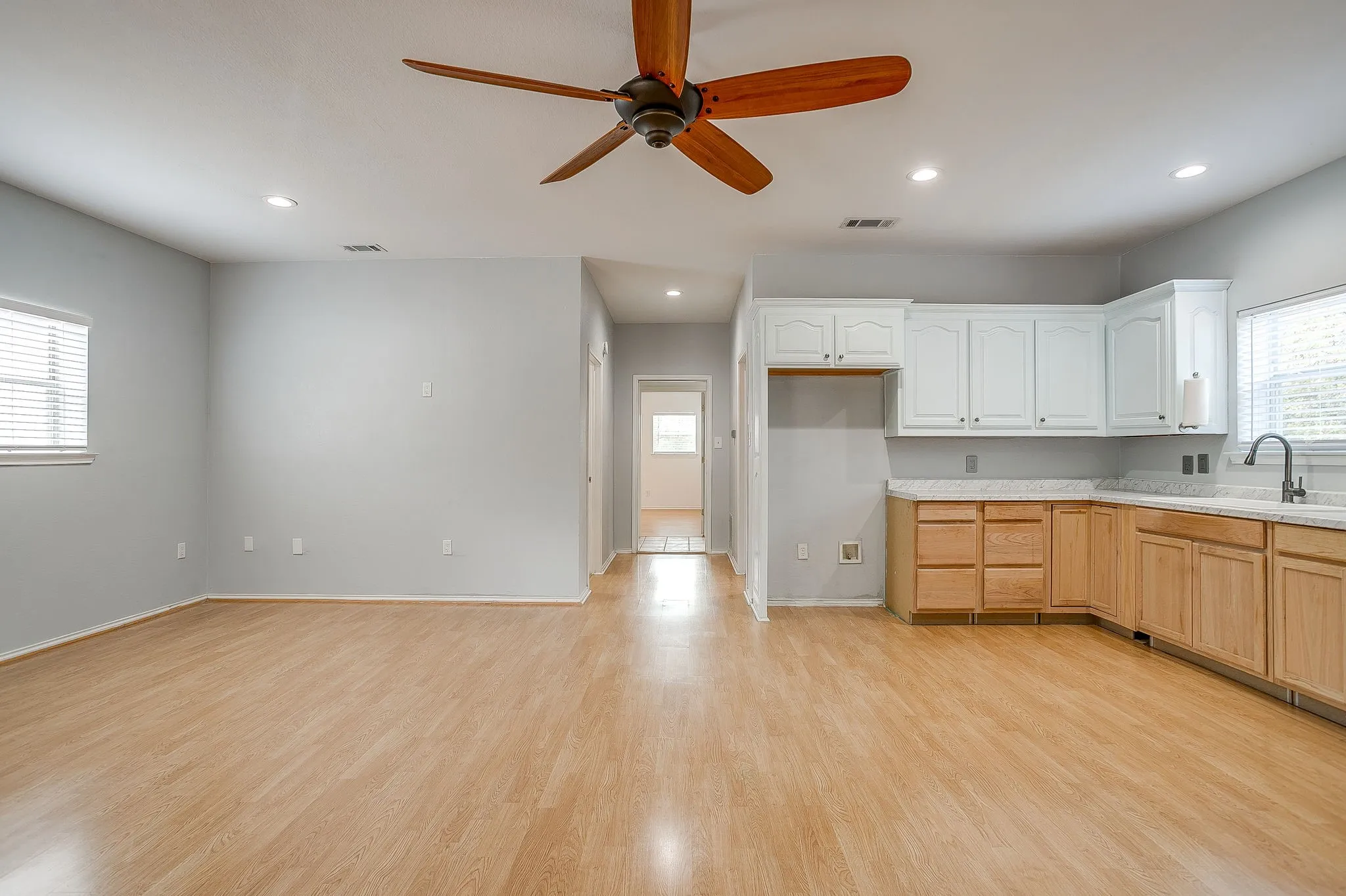 Single Family Residence For Sale in Wise County , 223 County Road 3471, Paradise, Texas 76073, 2 Bedroom, 1 Bathroom, 2 Garage spaces, 1,200 Sqft, built in 2003, mls#21393853, Real Estate Agent in Paradise, Homes For Sale in Wise county, Homes For Sale in Paradise, Realtor in Paradise Texas, Real Estate Brokerage Independent Realty Texas, Luminita Cordes Realtor