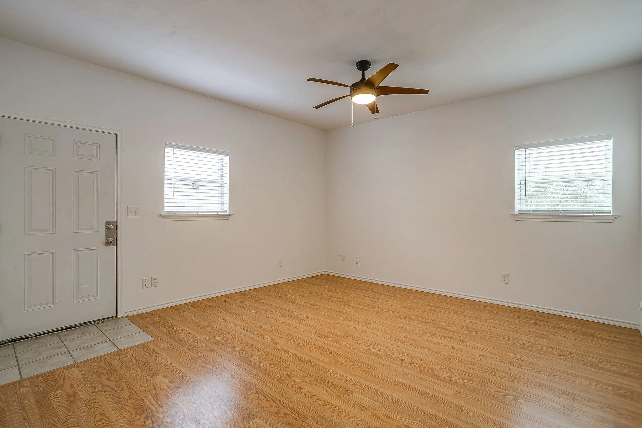 Single Family Residence For Sale in Wise County , 223 County Road 3471, Paradise, Texas 76073, 2 Bedroom, 1 Bathroom, 2 Garage spaces, 1,200 Sqft, built in 2003, mls#21393853, Real Estate Agent in Paradise, Homes For Sale in Wise county, Homes For Sale in Paradise, Realtor in Paradise Texas, Real Estate Brokerage Independent Realty Texas, Luminita Cordes Realtor