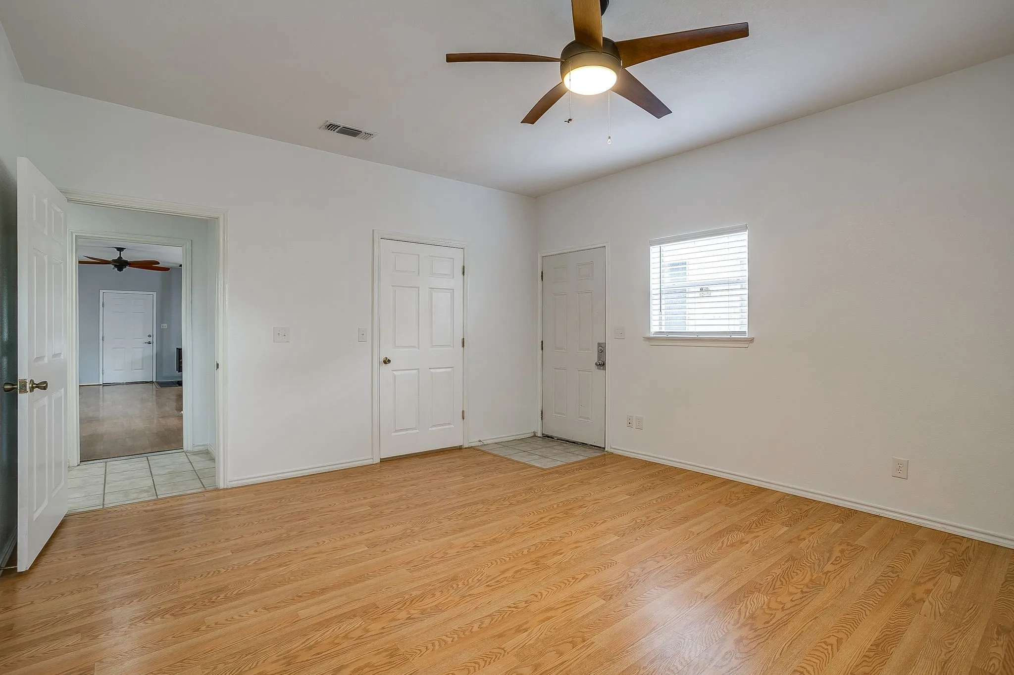 Single Family Residence For Sale in Wise County , 223 County Road 3471, Paradise, Texas 76073, 2 Bedroom, 1 Bathroom, 2 Garage spaces, 1,200 Sqft, built in 2003, mls#21393853, Real Estate Agent in Paradise, Homes For Sale in Wise county, Homes For Sale in Paradise, Realtor in Paradise Texas, Real Estate Brokerage Independent Realty Texas, Luminita Cordes Realtor