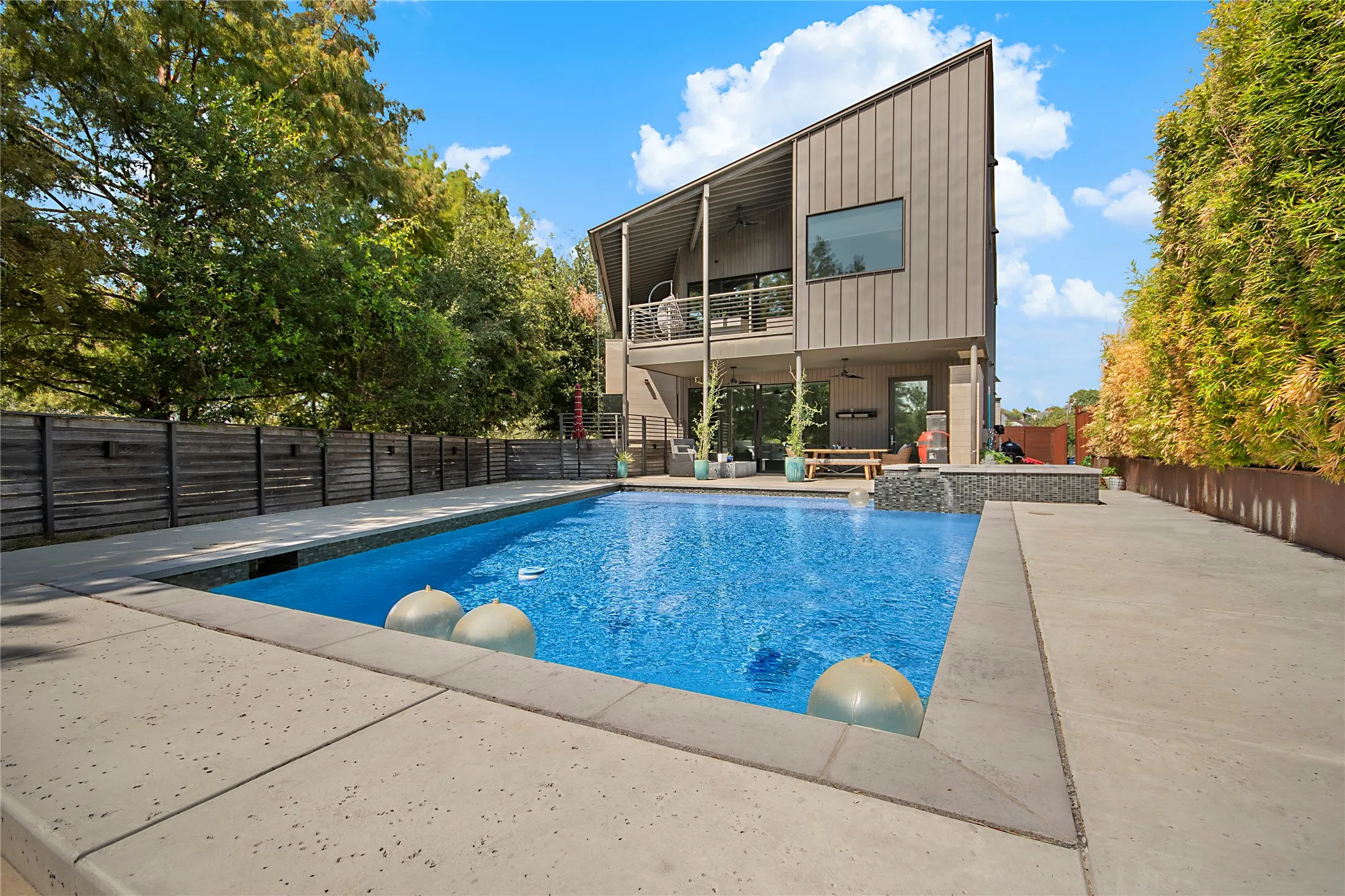 Single Family Residence For Sale in Dallas County , 60 Vanguard Way, Dallas, Texas 75243, 5 Bedroom, 6 Bathroom, 2 Garage spaces, 4,647 Sqft, built in 2016, mls#21391029, Real Estate Agent in Dallas, Homes For Sale in Dallas county, Homes For Sale in Dallas, Realtor in Dallas Texas, Real Estate Brokerage Independent Realty Texas, Luminita Cordes Realtor