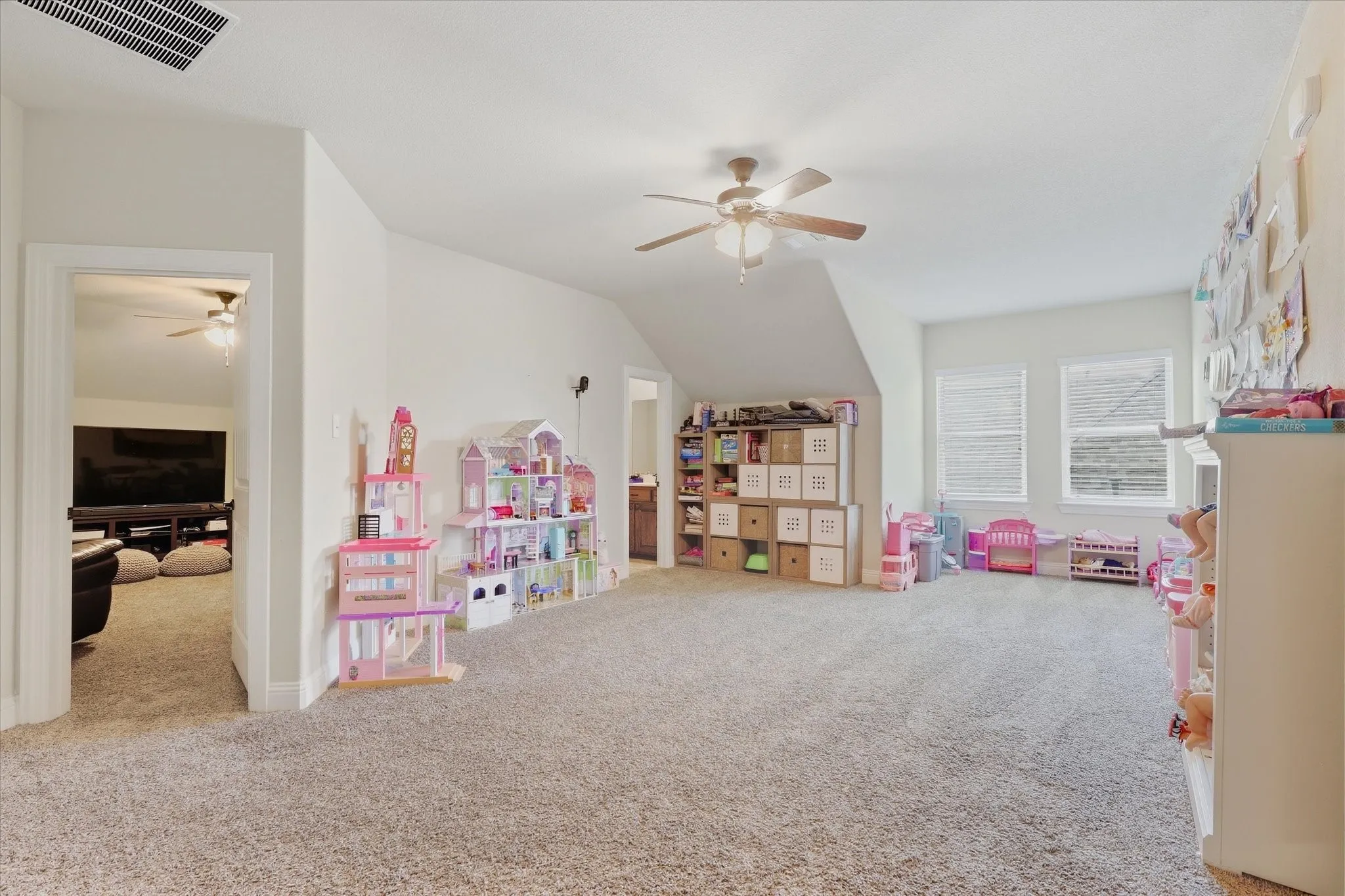 Single Family Residence For Sale in Collin County , 10701 Galveston Place, Mc Kinney, Texas 75071, 5 Bedroom, 4 Bathroom, 2 Garage spaces, 3,326 Sqft, built in 2018, mls#21394757, Real Estate Agent in Mc Kinney, Homes For Sale in Collin county, Homes For Sale in Mc Kinney, Realtor in Mc Kinney Texas, Real Estate Brokerage Independent Realty Texas, Luminita Cordes Realtor