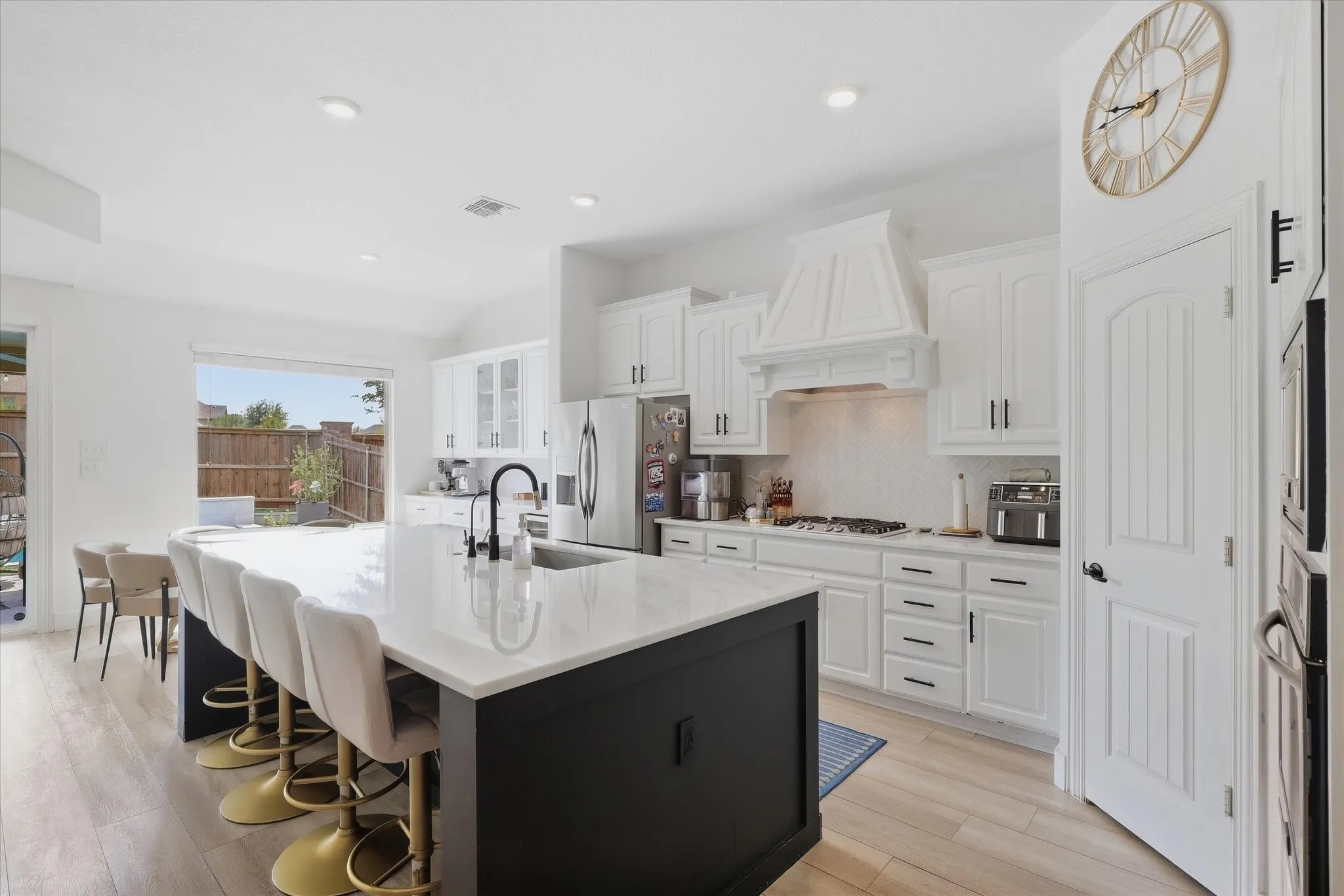 Single Family Residence For Sale in Collin County , 10701 Galveston Place, Mc Kinney, Texas 75071, 5 Bedroom, 4 Bathroom, 2 Garage spaces, 3,326 Sqft, built in 2018, mls#21394757, Real Estate Agent in Mc Kinney, Homes For Sale in Collin county, Homes For Sale in Mc Kinney, Realtor in Mc Kinney Texas, Real Estate Brokerage Independent Realty Texas, Luminita Cordes Realtor