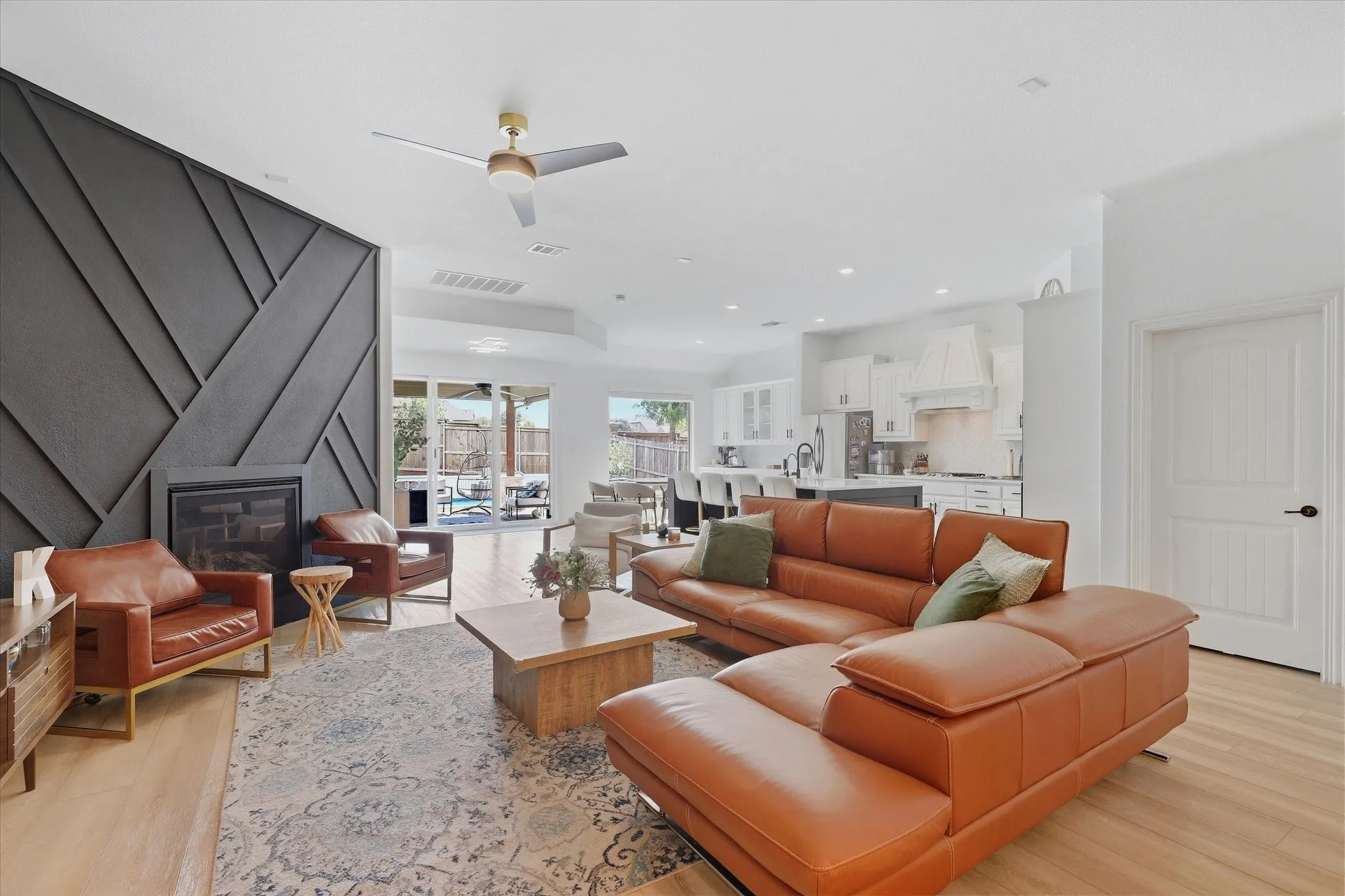 Single Family Residence For Sale in Collin County , 10701 Galveston Place, Mc Kinney, Texas 75071, 5 Bedroom, 4 Bathroom, 2 Garage spaces, 3,326 Sqft, built in 2018, mls#21394757, Real Estate Agent in Mc Kinney, Homes For Sale in Collin county, Homes For Sale in Mc Kinney, Realtor in Mc Kinney Texas, Real Estate Brokerage Independent Realty Texas, Luminita Cordes Realtor