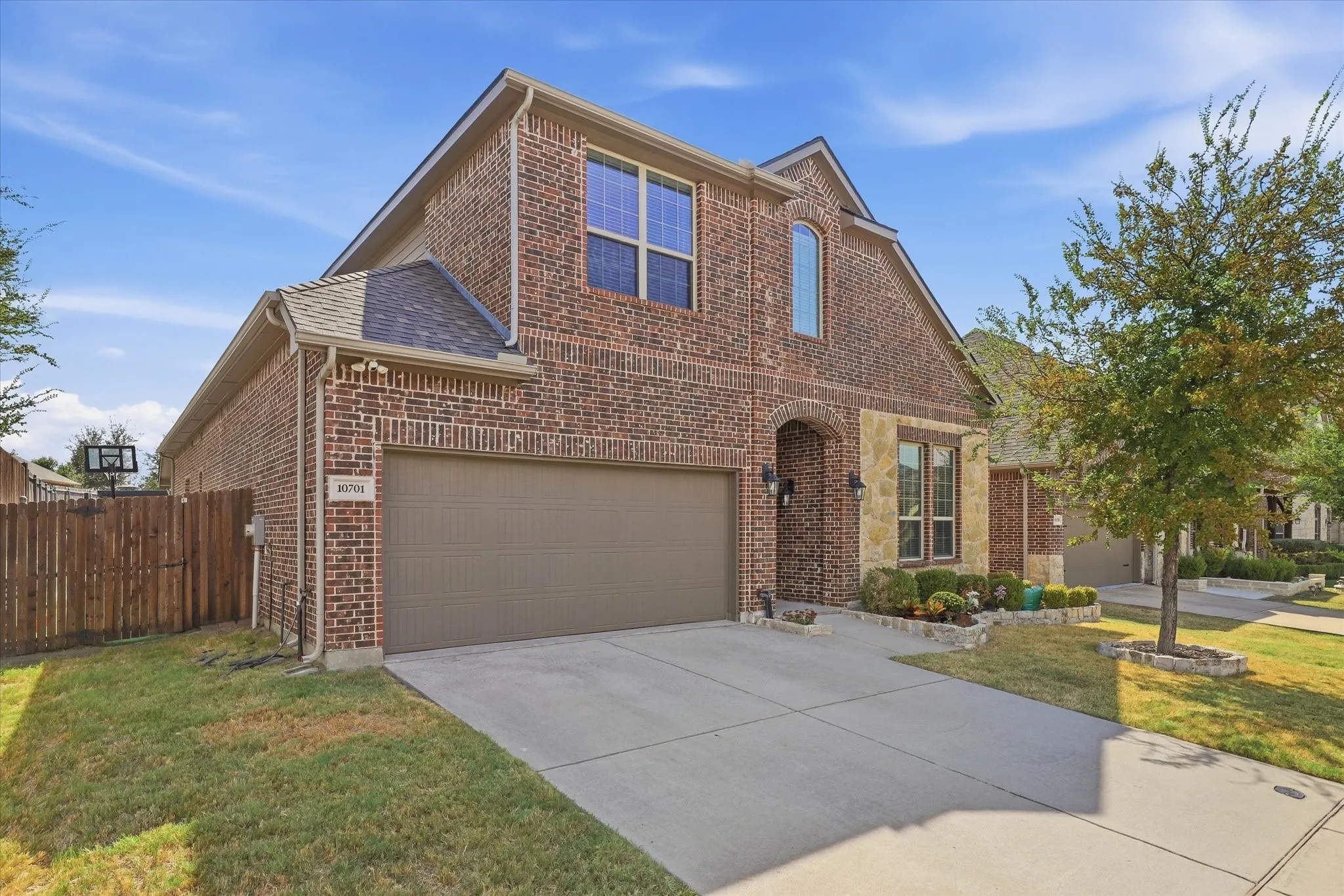 Single Family Residence For Sale in Collin County , 10701 Galveston Place, Mc Kinney, Texas 75071, 5 Bedroom, 4 Bathroom, 2 Garage spaces, 3,326 Sqft, built in 2018, mls#21394757, Real Estate Agent in Mc Kinney, Homes For Sale in Collin county, Homes For Sale in Mc Kinney, Realtor in Mc Kinney Texas, Real Estate Brokerage Independent Realty Texas, Luminita Cordes Realtor