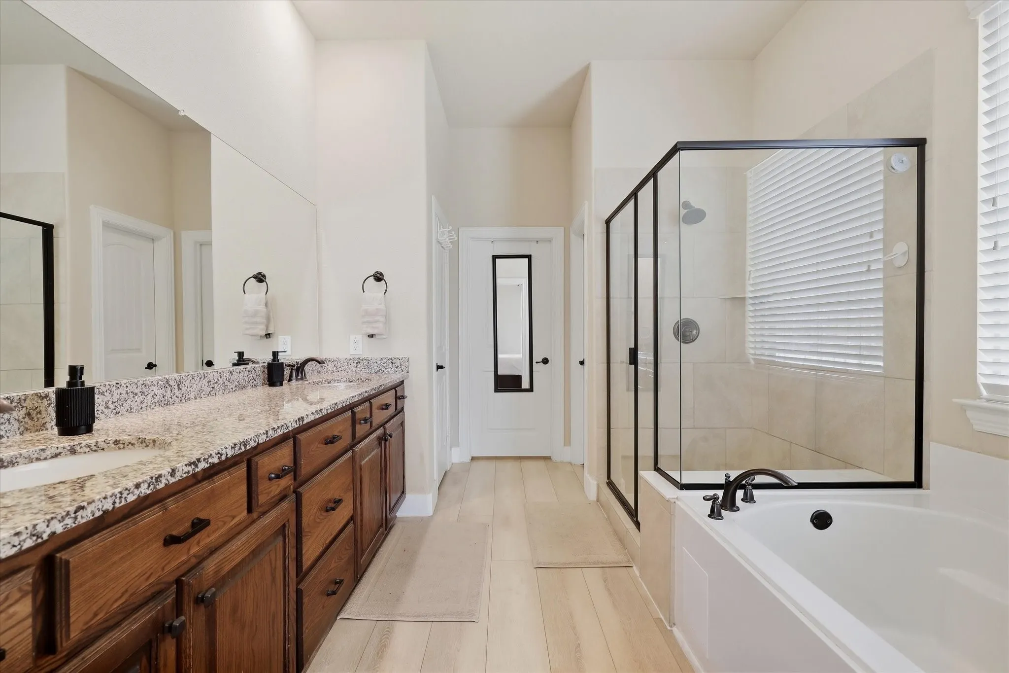 Single Family Residence For Sale in Collin County , 10701 Galveston Place, Mc Kinney, Texas 75071, 5 Bedroom, 4 Bathroom, 2 Garage spaces, 3,326 Sqft, built in 2018, mls#21394757, Real Estate Agent in Mc Kinney, Homes For Sale in Collin county, Homes For Sale in Mc Kinney, Realtor in Mc Kinney Texas, Real Estate Brokerage Independent Realty Texas, Luminita Cordes Realtor