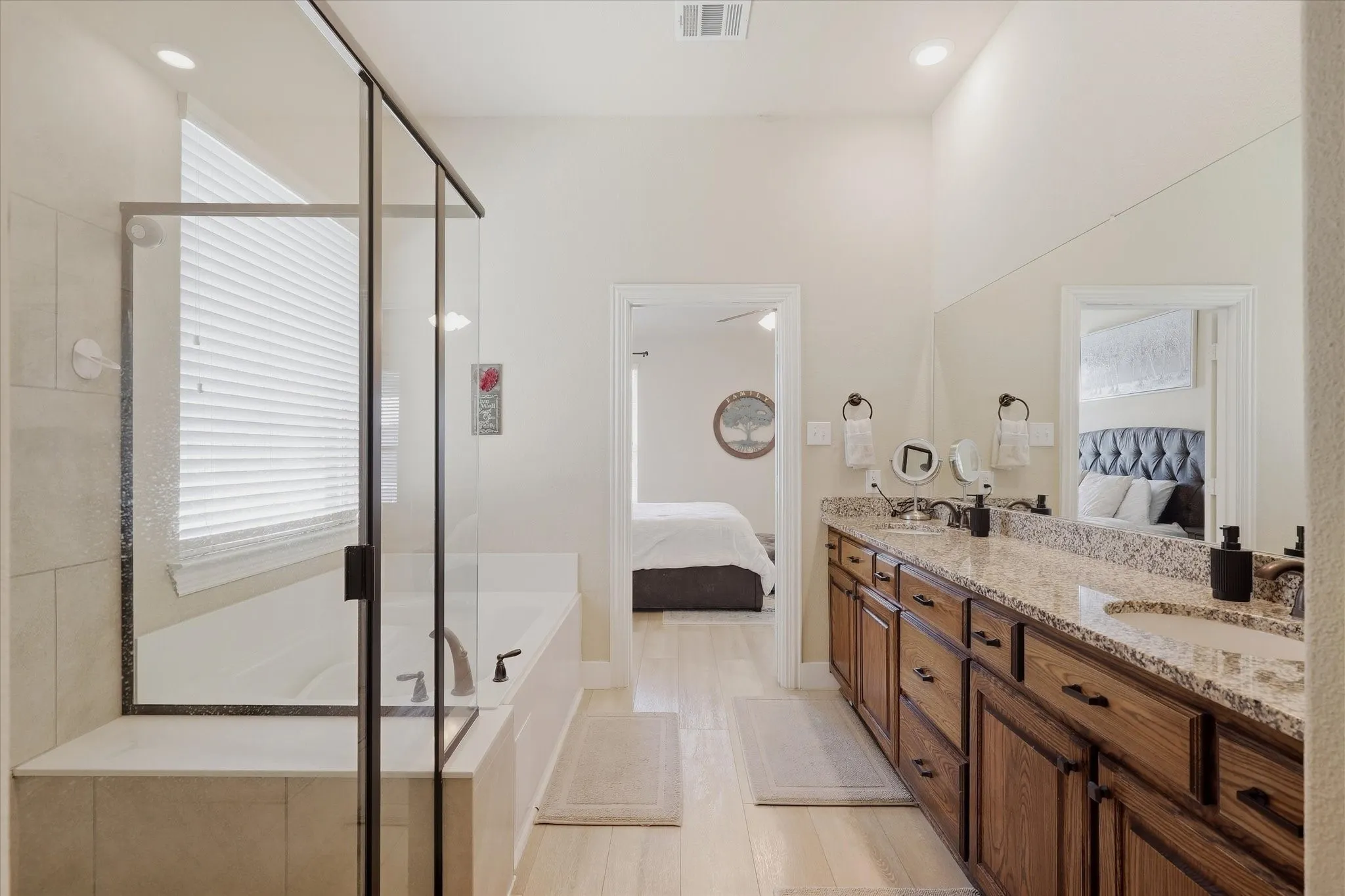 Single Family Residence For Sale in Collin County , 10701 Galveston Place, Mc Kinney, Texas 75071, 5 Bedroom, 4 Bathroom, 2 Garage spaces, 3,326 Sqft, built in 2018, mls#21394757, Real Estate Agent in Mc Kinney, Homes For Sale in Collin county, Homes For Sale in Mc Kinney, Realtor in Mc Kinney Texas, Real Estate Brokerage Independent Realty Texas, Luminita Cordes Realtor