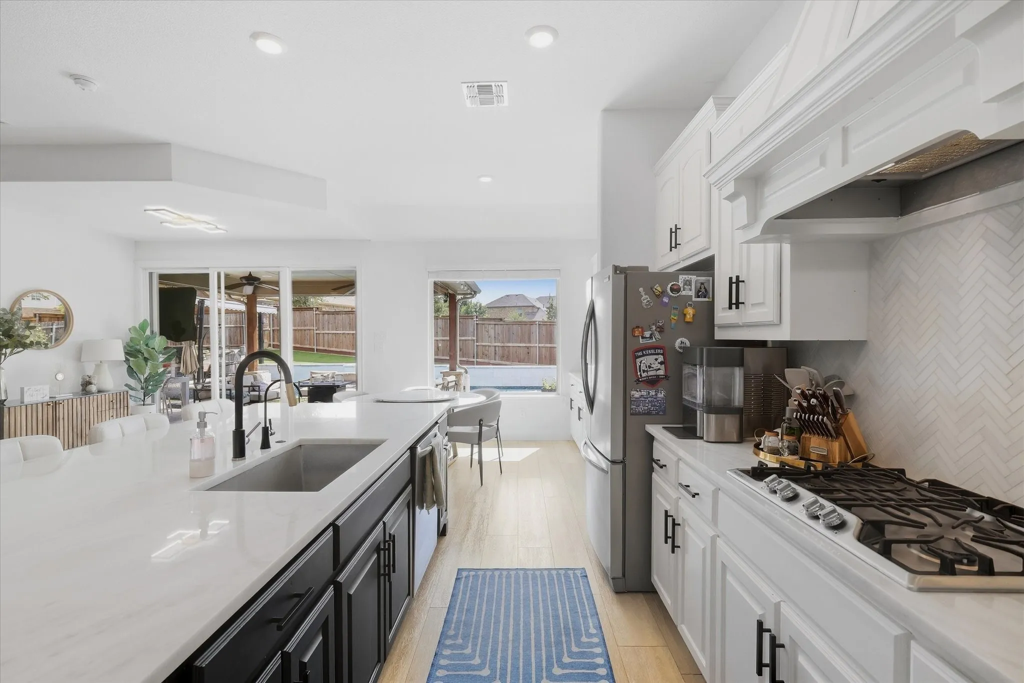 Single Family Residence For Sale in Collin County , 10701 Galveston Place, Mc Kinney, Texas 75071, 5 Bedroom, 4 Bathroom, 2 Garage spaces, 3,326 Sqft, built in 2018, mls#21394757, Real Estate Agent in Mc Kinney, Homes For Sale in Collin county, Homes For Sale in Mc Kinney, Realtor in Mc Kinney Texas, Real Estate Brokerage Independent Realty Texas, Luminita Cordes Realtor