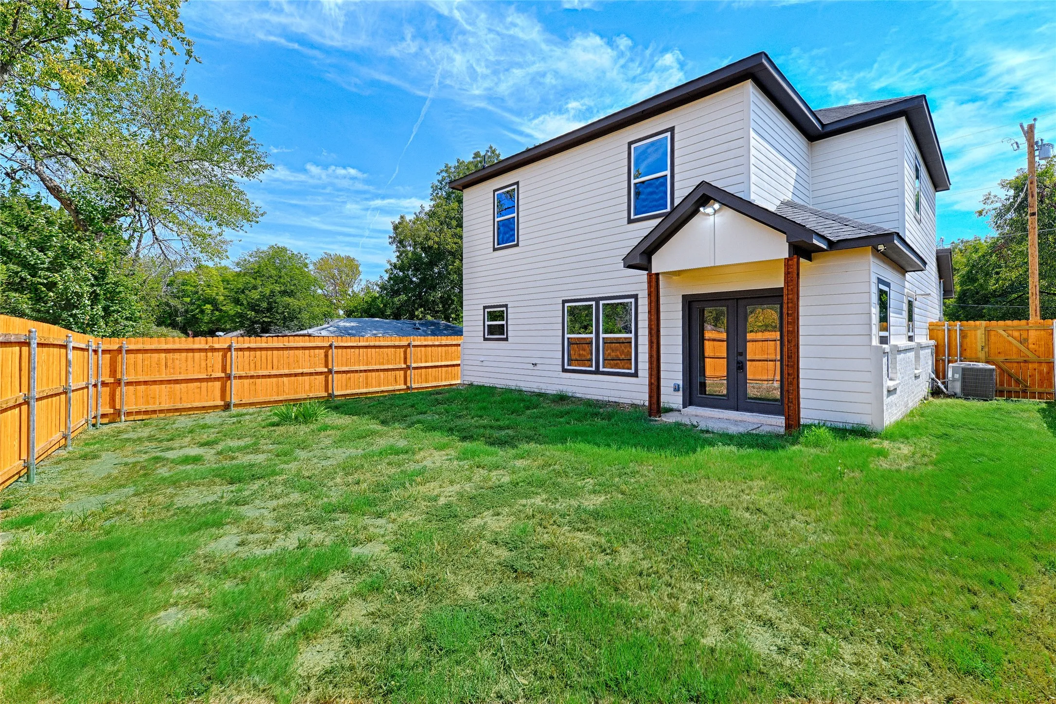 Single Family Residence For Sale in Kaufman County , 210 Mineral Wells Street B, Terrell, Texas 75160, 3 Bedroom, 3 Bathroom, 2 Garage spaces, 1,765 Sqft, built in 2024, mls#21394745, Real Estate Agent in Terrell, Homes For Sale in Kaufman county, Homes For Sale in Terrell, Realtor in Terrell Texas, Real Estate Brokerage Independent Realty Texas, Luminita Cordes Realtor