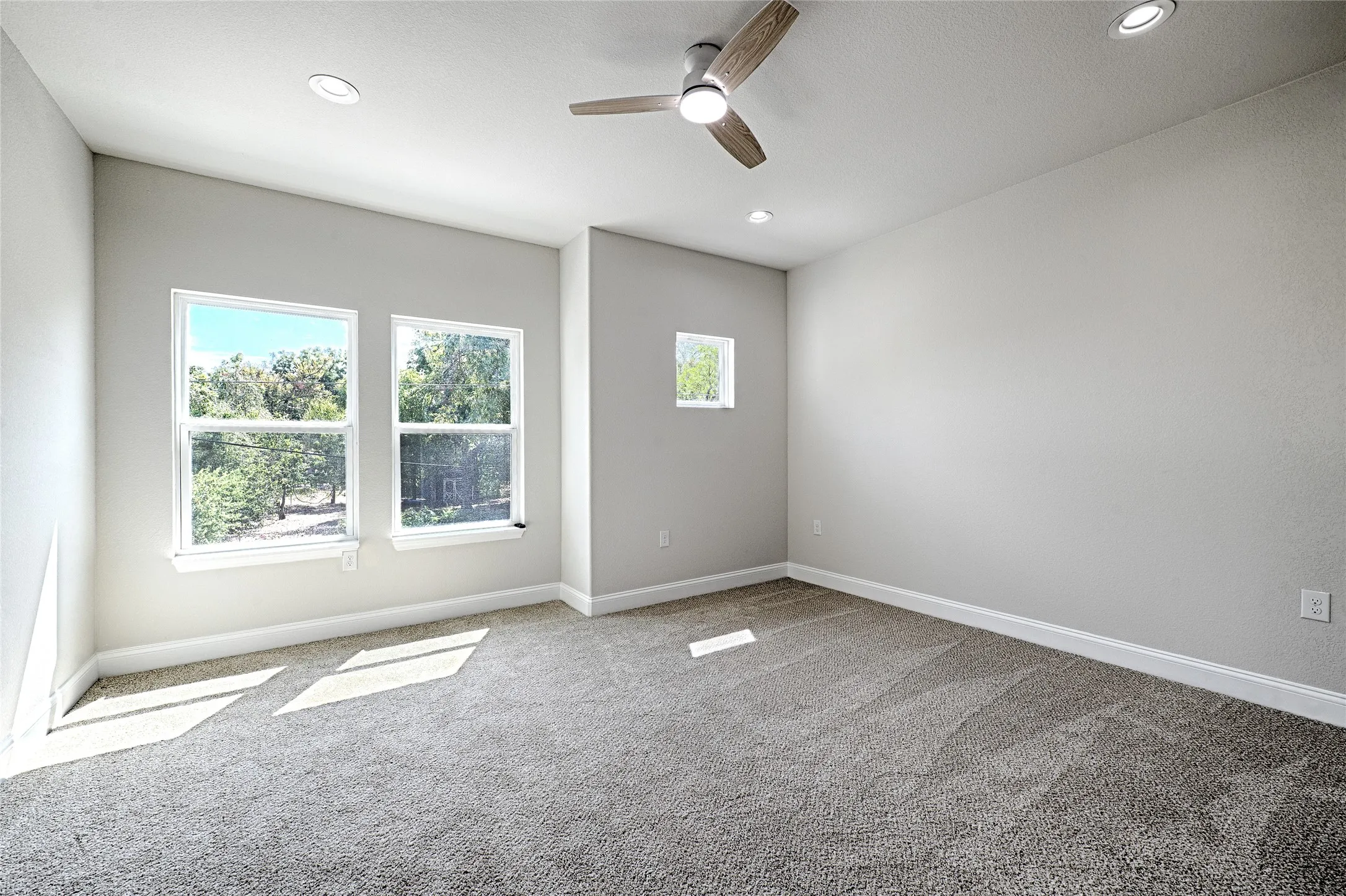 Single Family Residence For Sale in Kaufman County , 210 Mineral Wells Street B, Terrell, Texas 75160, 3 Bedroom, 3 Bathroom, 2 Garage spaces, 1,765 Sqft, built in 2024, mls#21394745, Real Estate Agent in Terrell, Homes For Sale in Kaufman county, Homes For Sale in Terrell, Realtor in Terrell Texas, Real Estate Brokerage Independent Realty Texas, Luminita Cordes Realtor