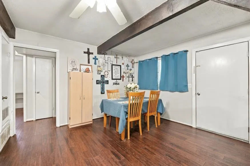 Single Family Residence For Sale in Mc Lennan County , 1204 W 4th Street, Mc Gregor, Texas 76657, 3 Bedroom, 2 Bathroom, 1 Garage spaces, 1,229 Sqft, built in 1956, mls#21393983, Real Estate Agent in Mc Gregor, Homes For Sale in Mc Lennan county, Homes For Sale in Mc Gregor, Realtor in Mc Gregor Texas, Real Estate Brokerage Independent Realty Texas, Luminita Cordes Realtor