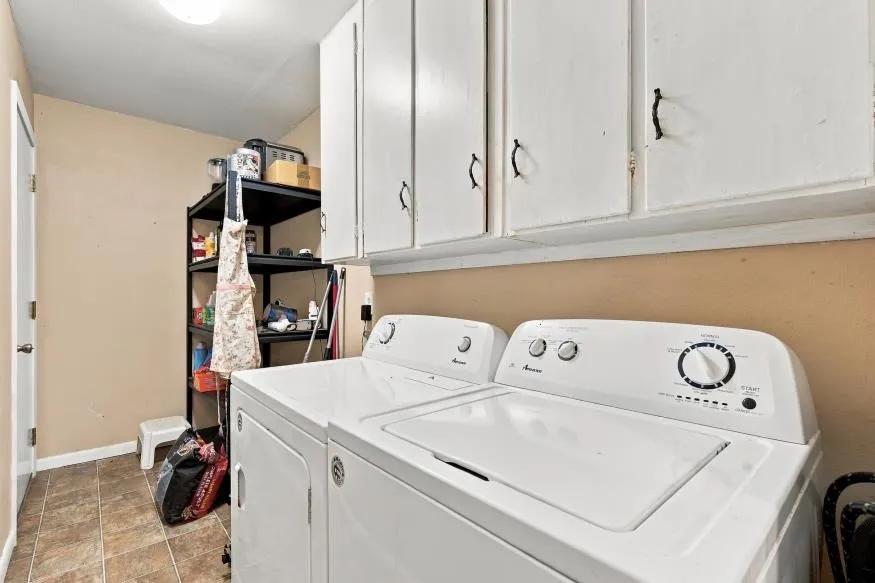 Single Family Residence For Sale in Mc Lennan County , 1204 W 4th Street, Mc Gregor, Texas 76657, 3 Bedroom, 2 Bathroom, 1 Garage spaces, 1,229 Sqft, built in 1956, mls#21393983, Real Estate Agent in Mc Gregor, Homes For Sale in Mc Lennan county, Homes For Sale in Mc Gregor, Realtor in Mc Gregor Texas, Real Estate Brokerage Independent Realty Texas, Luminita Cordes Realtor