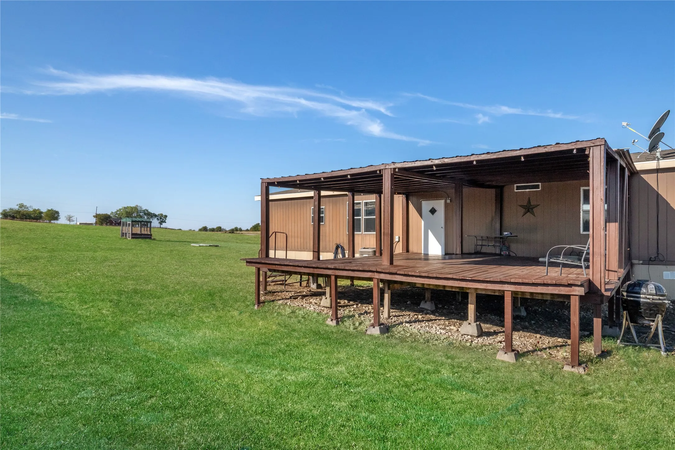 Mobile Home For Sale in Wise County , 2298 County Road 2320, Decatur, Texas 76234, 3 Bedroom, 2 Bathroom, Garage spaces, 1,792 Sqft, built in 2016, mls#21392780, Real Estate Agent in Decatur, Homes For Sale in Wise county, Homes For Sale in Decatur, Realtor in Decatur Texas, Real Estate Brokerage Independent Realty Texas, Luminita Cordes Realtor