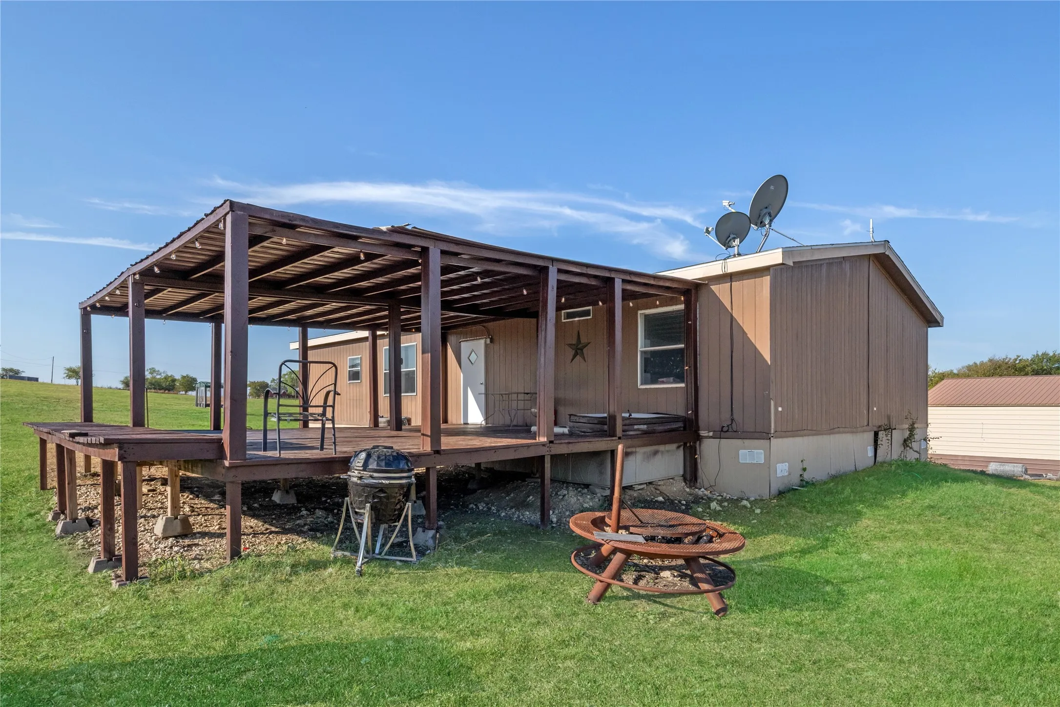 Mobile Home For Sale in Wise County , 2298 County Road 2320, Decatur, Texas 76234, 3 Bedroom, 2 Bathroom, Garage spaces, 1,792 Sqft, built in 2016, mls#21392780, Real Estate Agent in Decatur, Homes For Sale in Wise county, Homes For Sale in Decatur, Realtor in Decatur Texas, Real Estate Brokerage Independent Realty Texas, Luminita Cordes Realtor