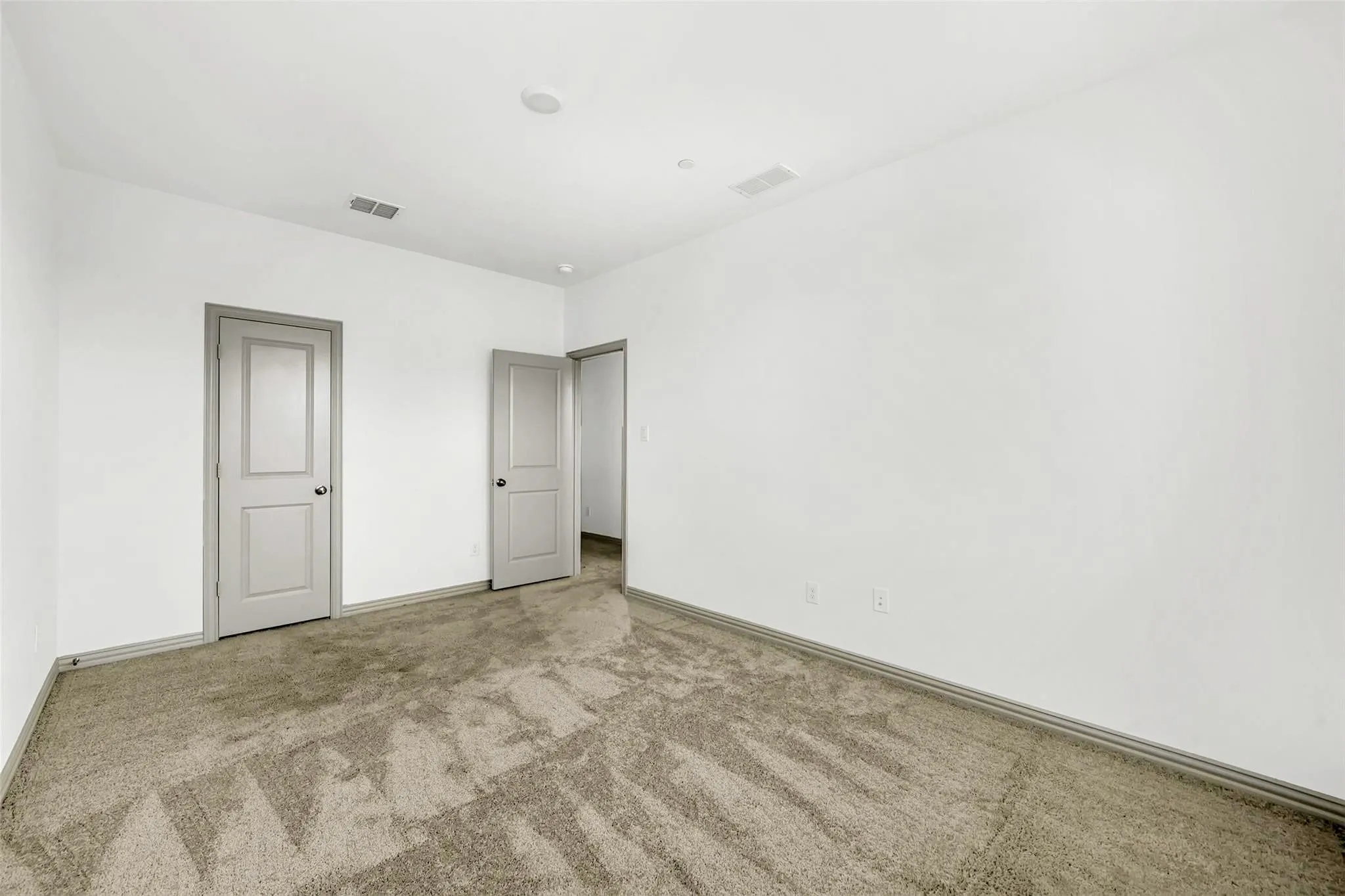 Townhouse For Rent in Dallas County , 2538 Settlers Place, Garland, Texas 75042, 3 Bedroom, 3 Bathroom, 2 Garage spaces, 1,660 Sqft, built in 2023, mls#21394756, Real Estate Agent in Garland, Homes For Rent in Dallas county, Homes For Rent in Garland, Realtor in Garland Texas, Real Estate Brokerage Independent Realty Texas, Luminita Cordes Realtor