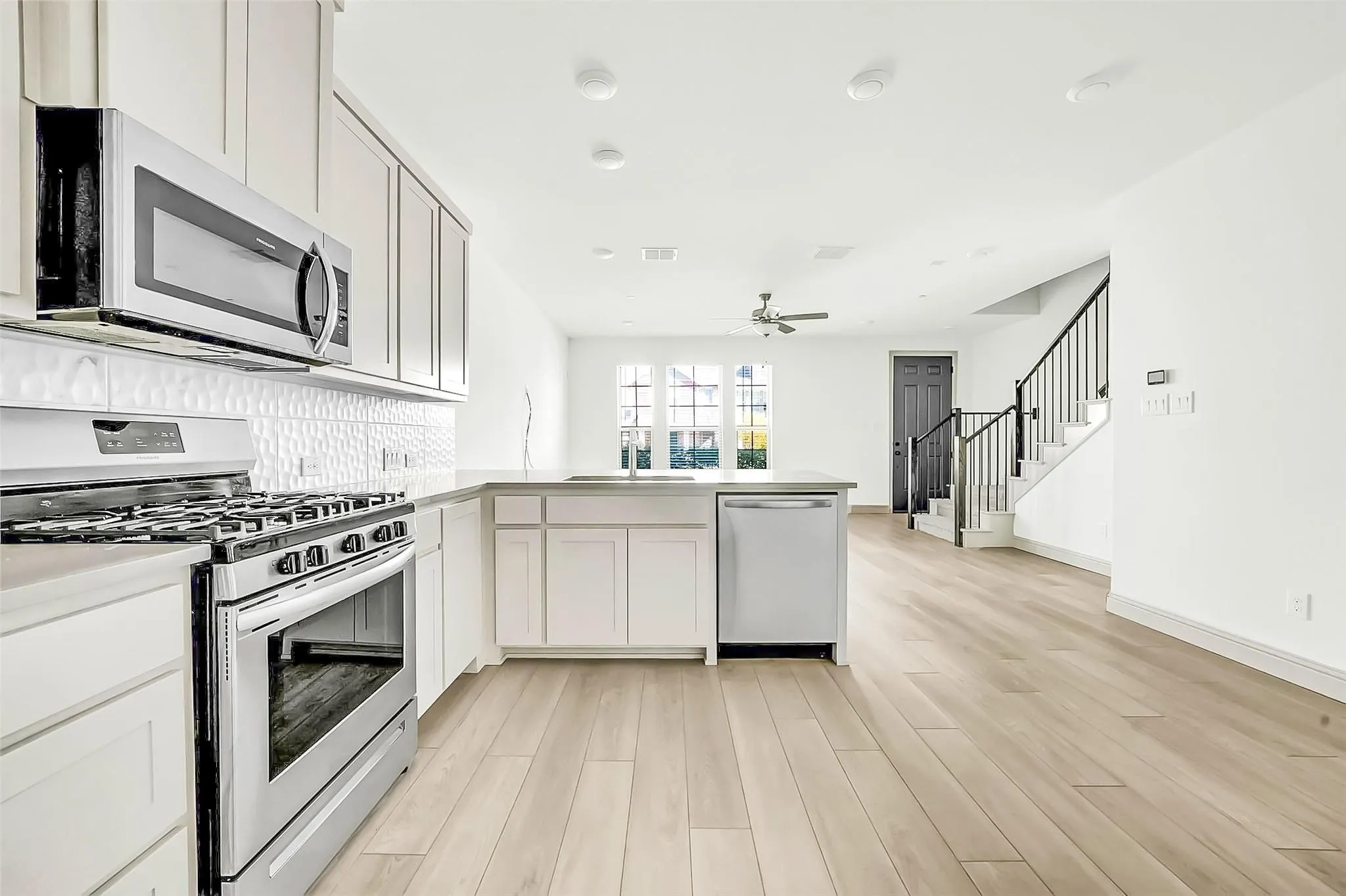 Townhouse For Rent in Dallas County , 2538 Settlers Place, Garland, Texas 75042, 3 Bedroom, 3 Bathroom, 2 Garage spaces, 1,660 Sqft, built in 2023, mls#21394756, Real Estate Agent in Garland, Homes For Rent in Dallas county, Homes For Rent in Garland, Realtor in Garland Texas, Real Estate Brokerage Independent Realty Texas, Luminita Cordes Realtor