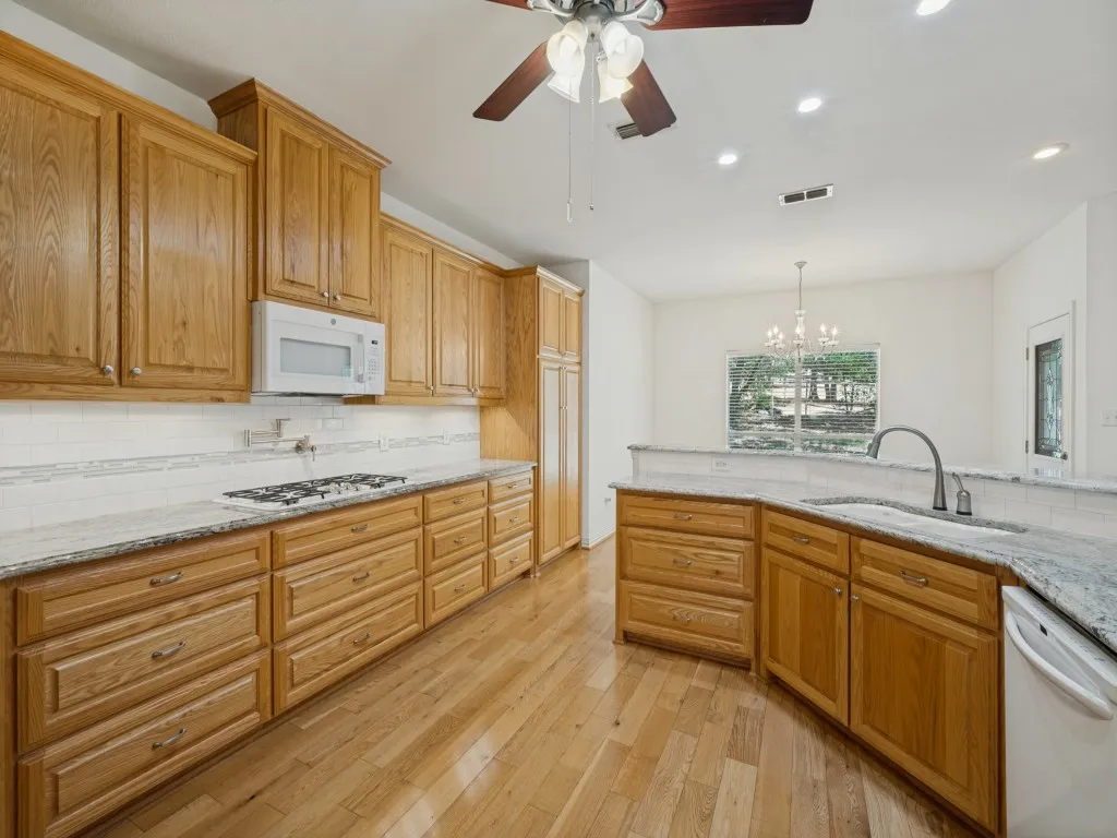 Single Family Residence For Sale in Denton County , 5600 Bridle Path, Aubrey, Texas 76227, 4 Bedroom, 3 Bathroom, 2 Garage spaces, 2,430 Sqft, built in 2003, mls#21394765, Real Estate Agent in Aubrey, Homes For Sale in Denton county, Homes For Sale in Aubrey, Realtor in Aubrey Texas, Real Estate Brokerage Independent Realty Texas, Luminita Cordes Realtor