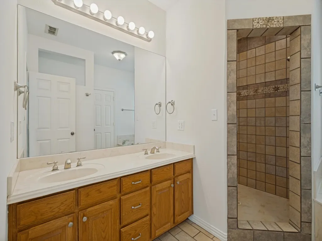 Single Family Residence For Sale in Denton County , 5600 Bridle Path, Aubrey, Texas 76227, 4 Bedroom, 3 Bathroom, 2 Garage spaces, 2,430 Sqft, built in 2003, mls#21394765, Real Estate Agent in Aubrey, Homes For Sale in Denton county, Homes For Sale in Aubrey, Realtor in Aubrey Texas, Real Estate Brokerage Independent Realty Texas, Luminita Cordes Realtor